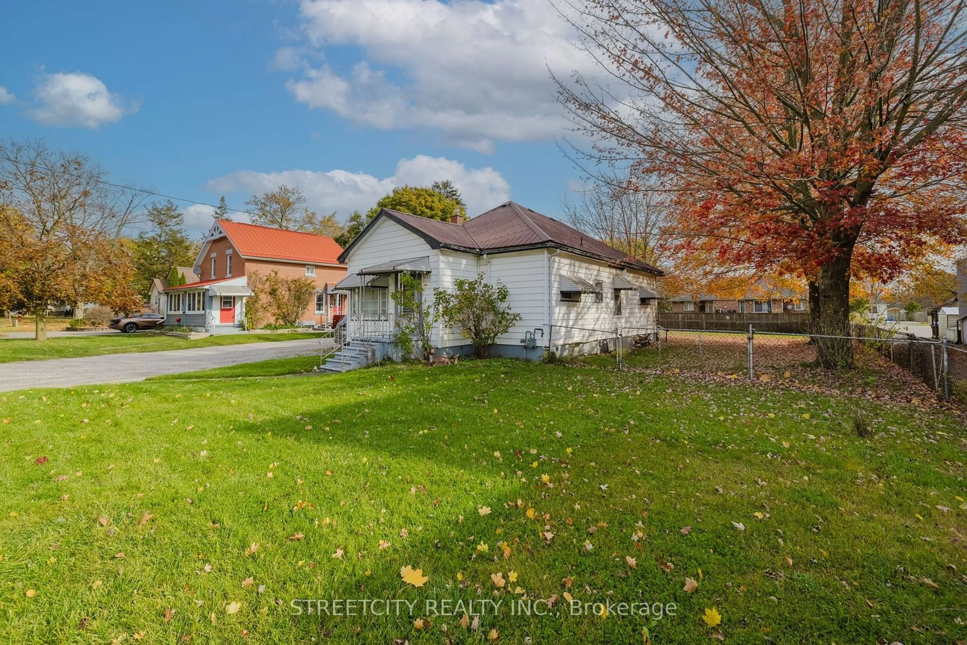 Frontside or backside of a home, cottage for 225 John St, Aylmer Ontario N5H 2B2