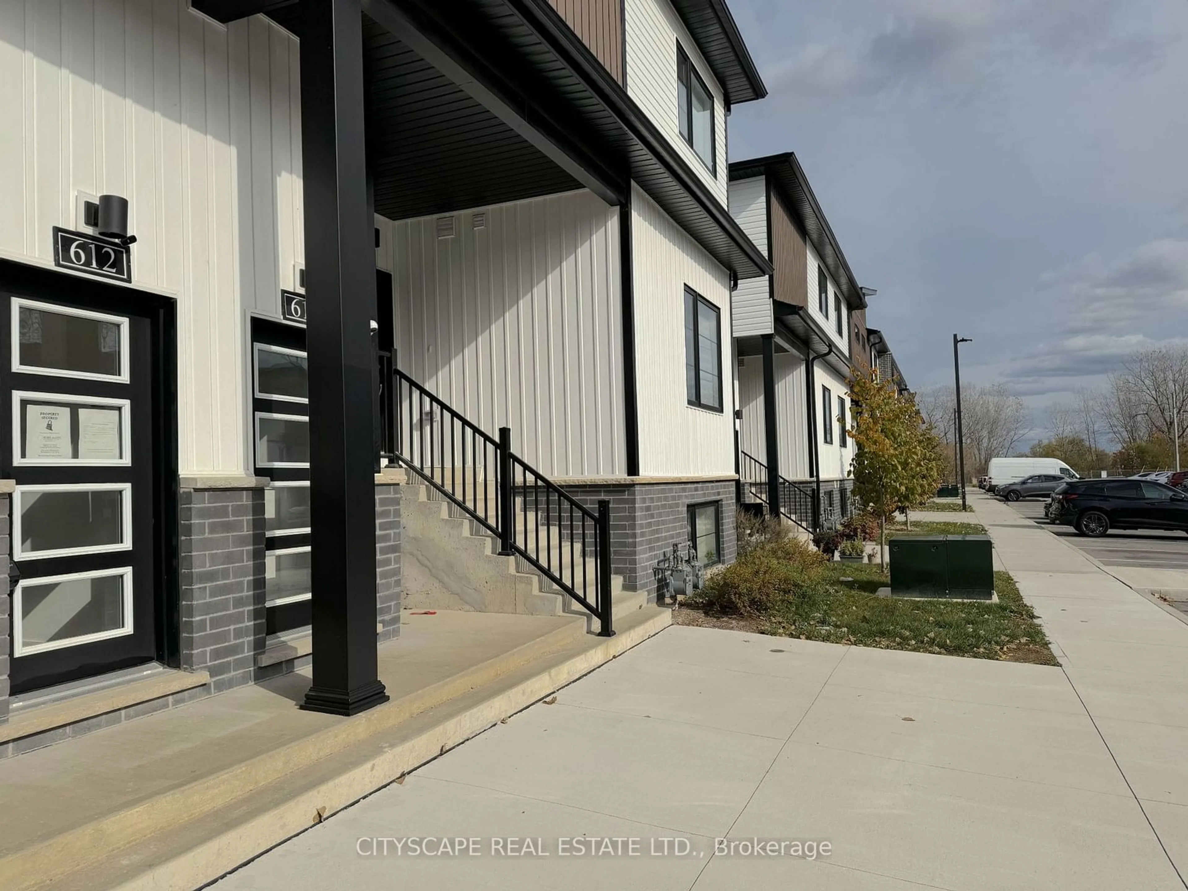 A pic from exterior of the house or condo, the street view for 4263 Fourth Ave #612, Niagara Falls Ontario L2E 0C2