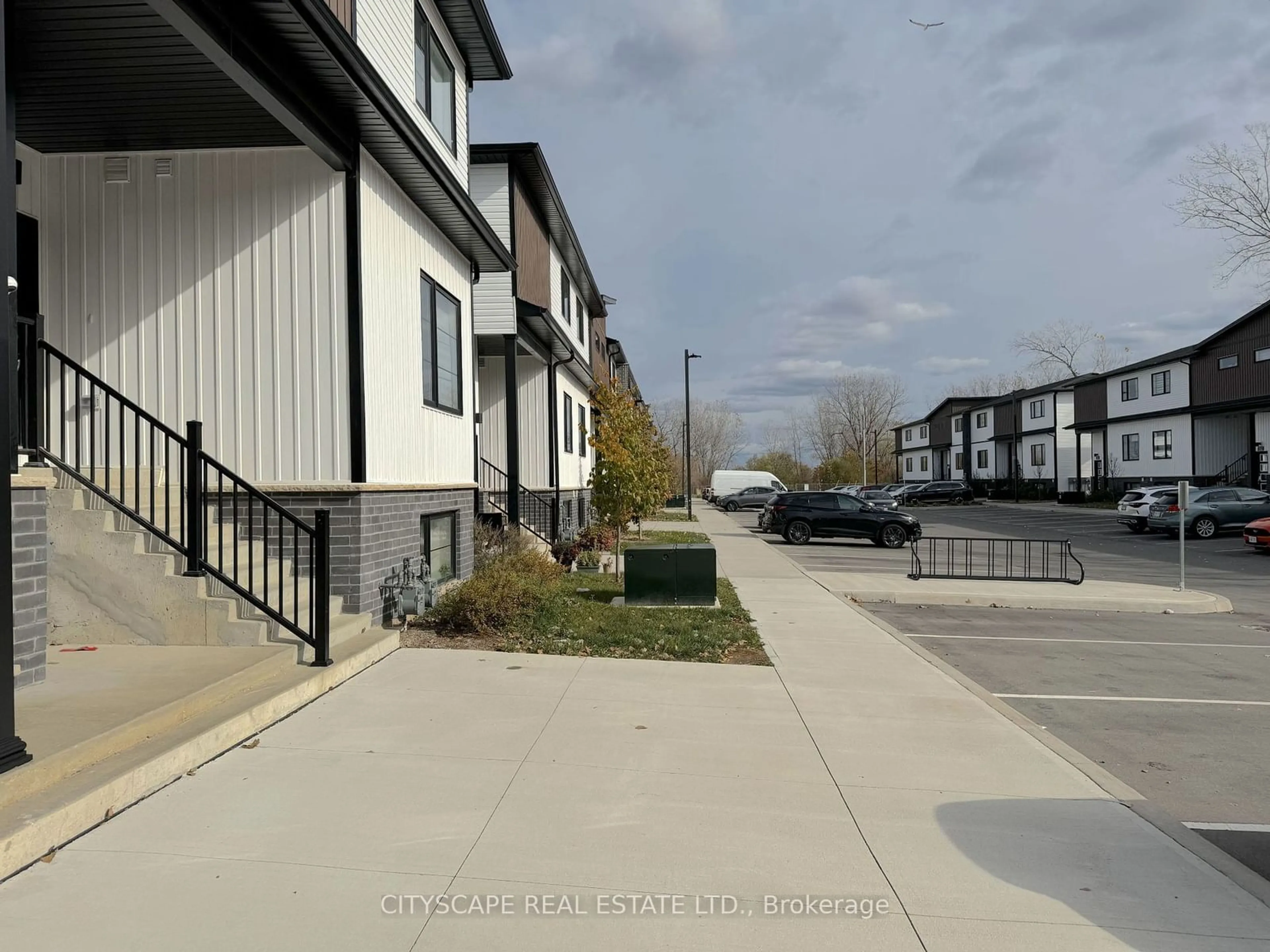 A pic from exterior of the house or condo, the street view for 4263 Fourth Ave #612, Niagara Falls Ontario L2E 0C2