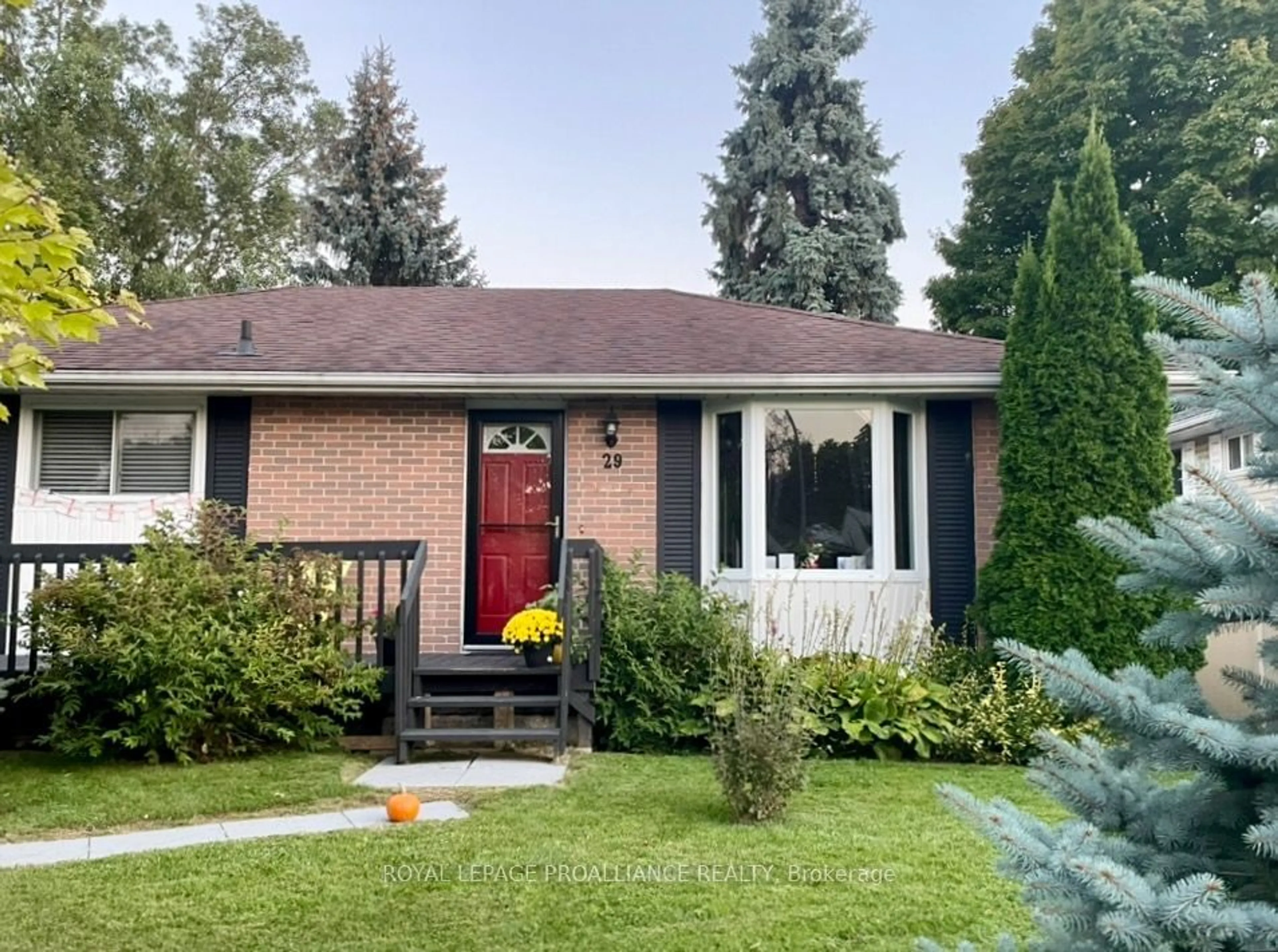 Frontside or backside of a home, cottage for 29 Cory Cres, Quinte West Ontario K8V 5W7