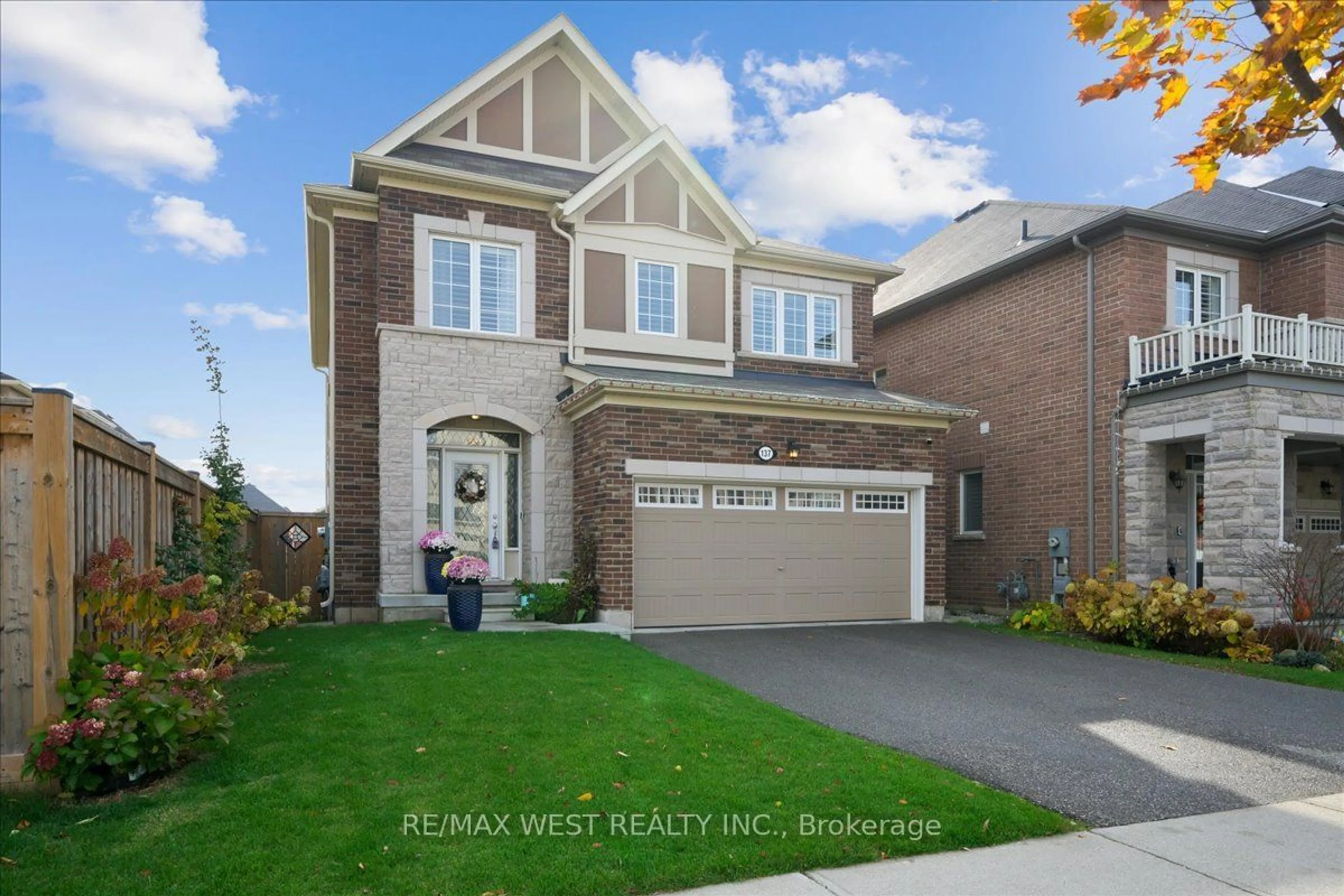 Frontside or backside of a home, the street view for 137 Stillwater Cres, Hamilton Ontario M2R 3S3