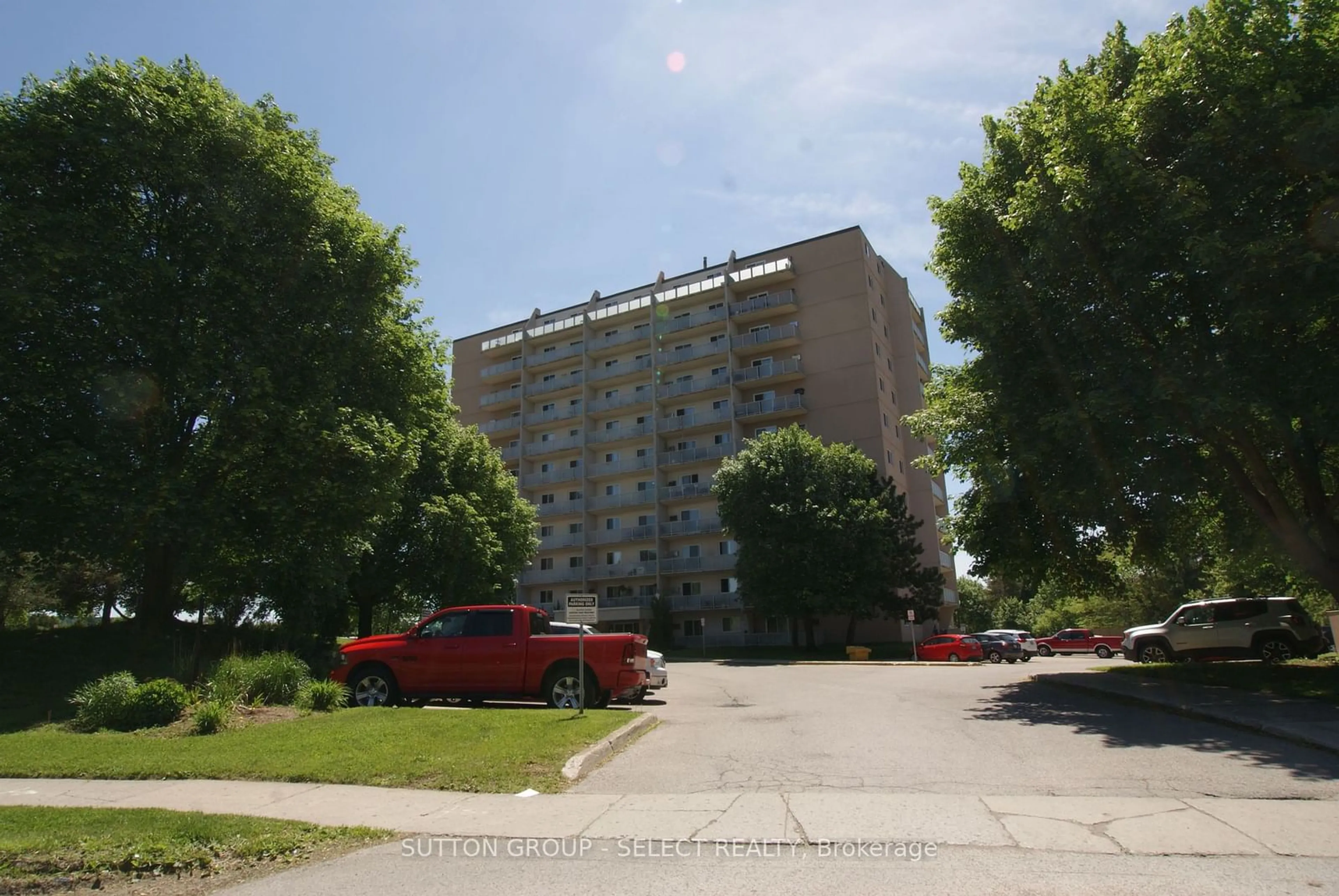 A pic from exterior of the house or condo, the street view for 563 Mornington Ave #604, London Ontario N5Y 4T8