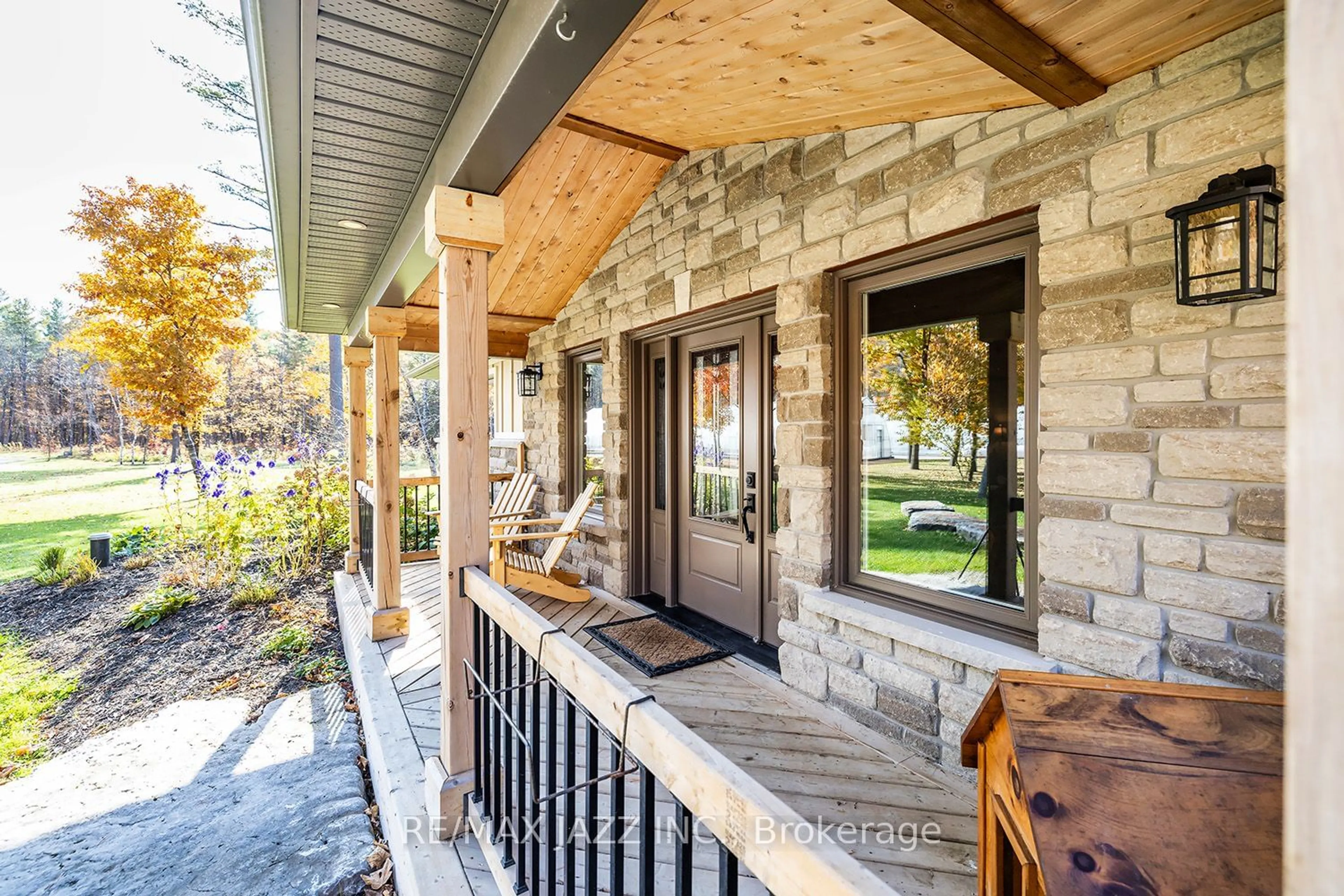 Indoor entryway, wood floors for 19 Ledge Rd, Galway-Cavendish and Harvey Ontario K0M 1A0