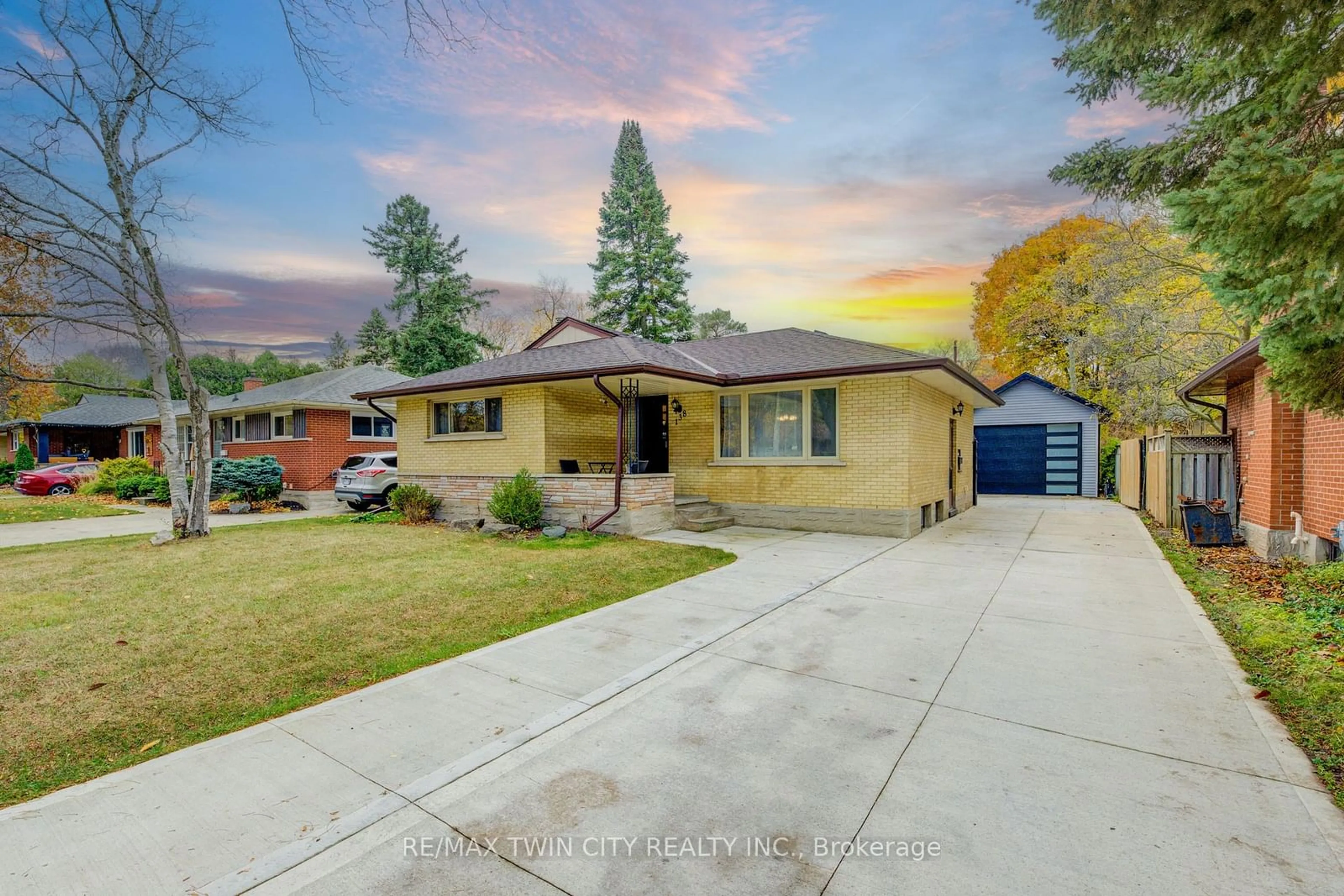 Frontside or backside of a home, the street view for 138 Mackay Cres, Waterloo Ontario N2J 3K3