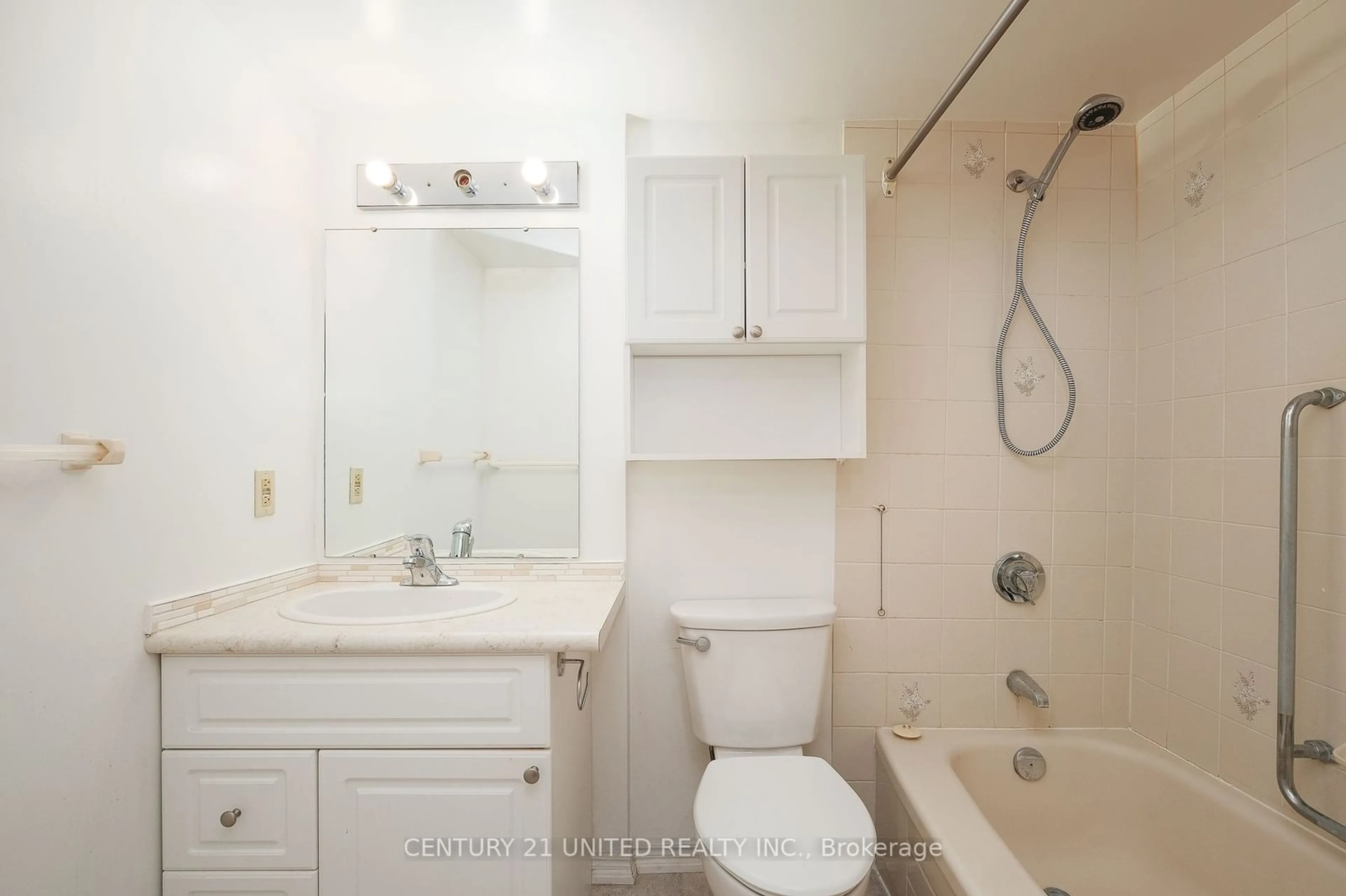 Standard bathroom for 921 Armour Rd #213, Peterborough Ontario K9H 7K5