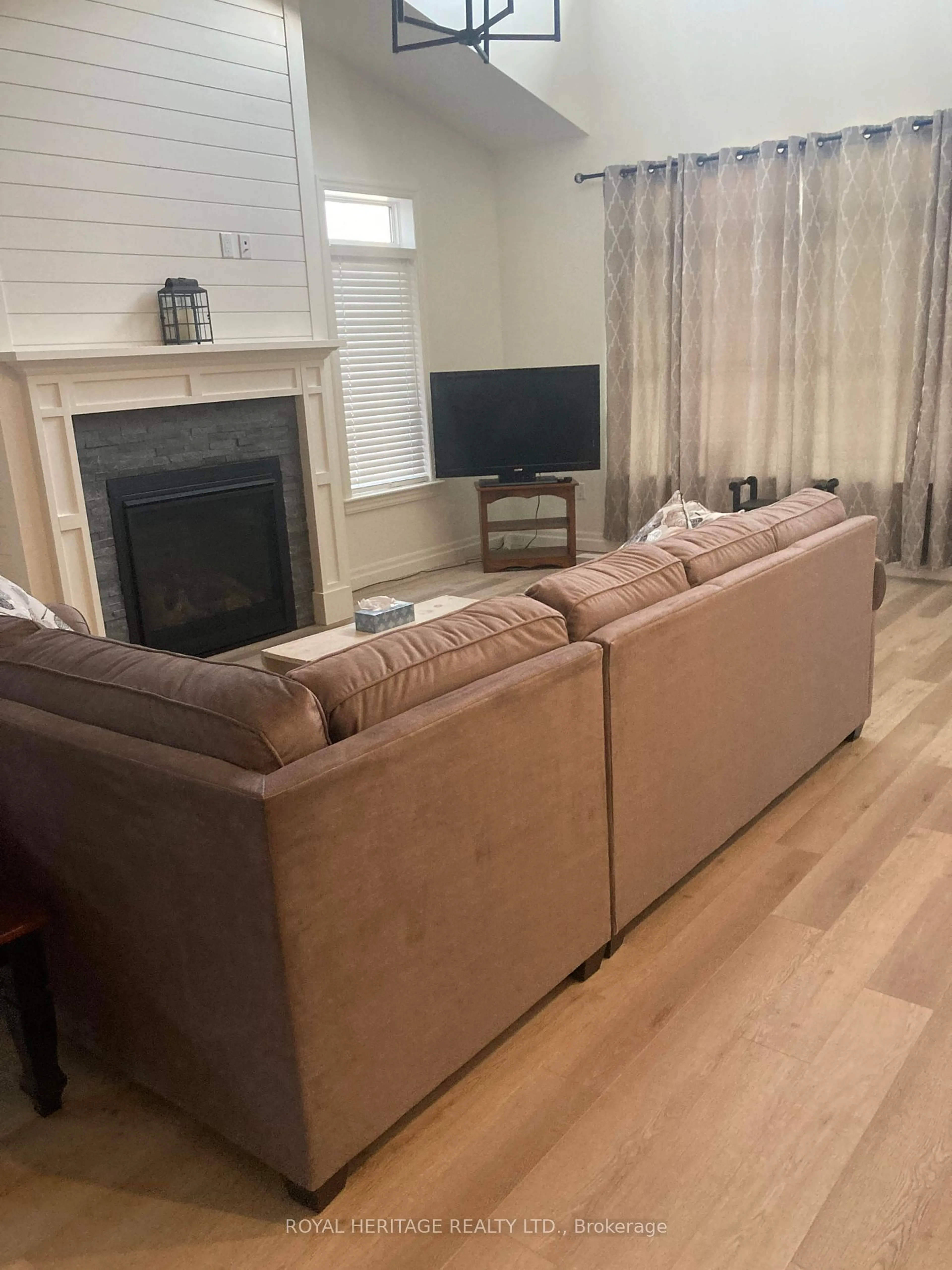 Living room, wood floors for 322 River St, Tweed Ontario K0K 3J0