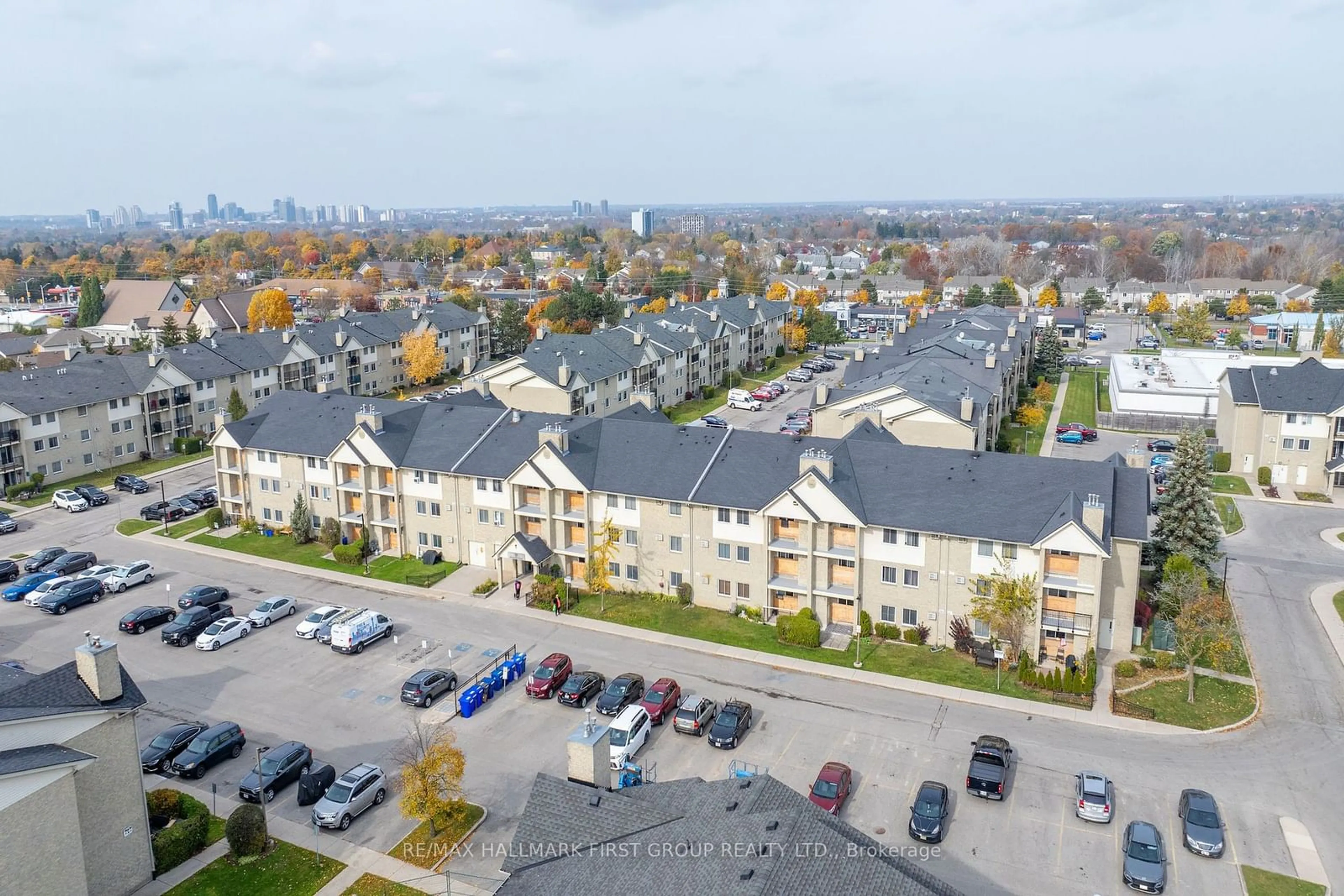 A pic from exterior of the house or condo, the view of city buildings for 731 Deveron Cres #306, London Ontario N5Z 4X6