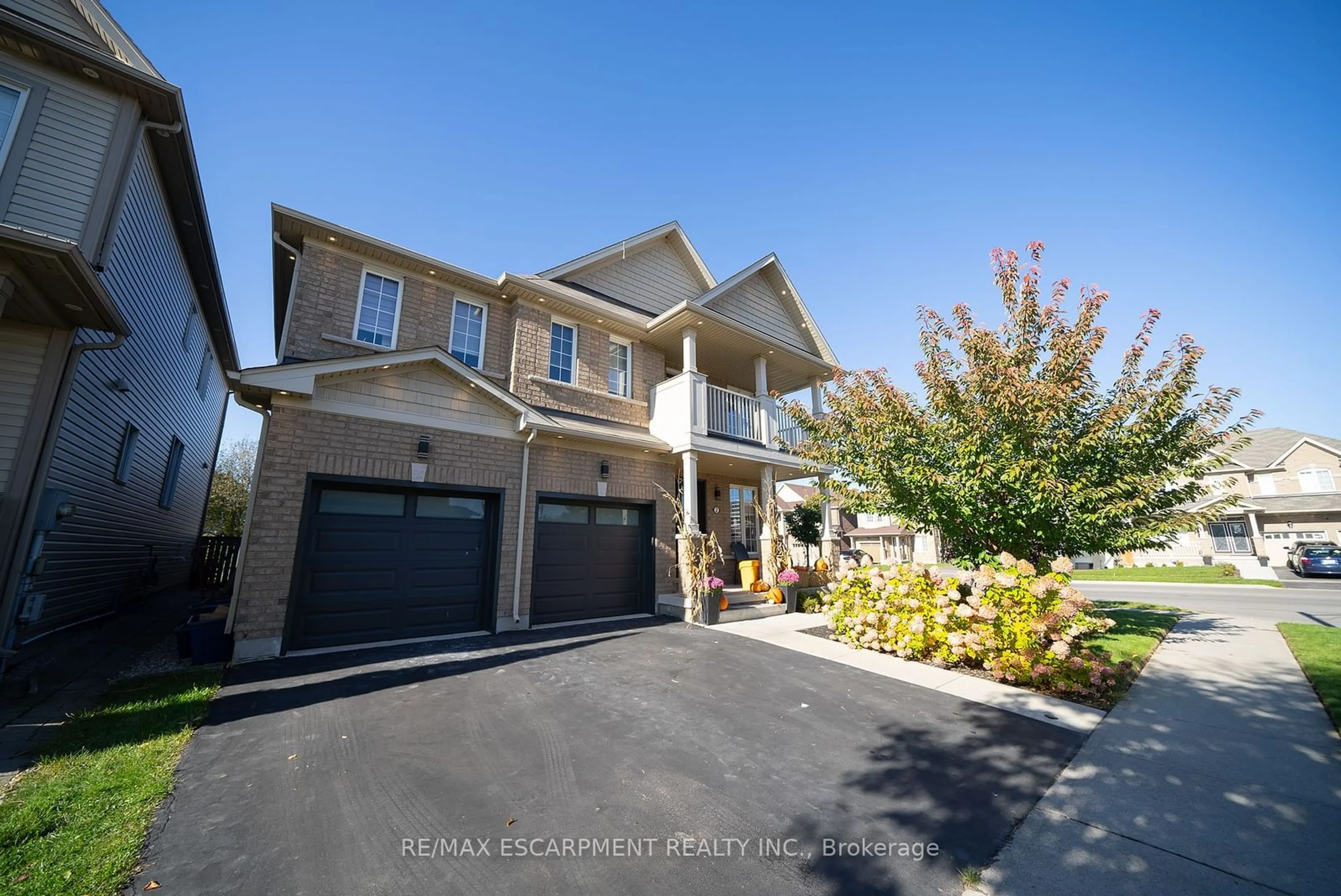 A pic from exterior of the house or condo, the street view for 2 Carroll Lane, Brantford Ontario N3T 0G1