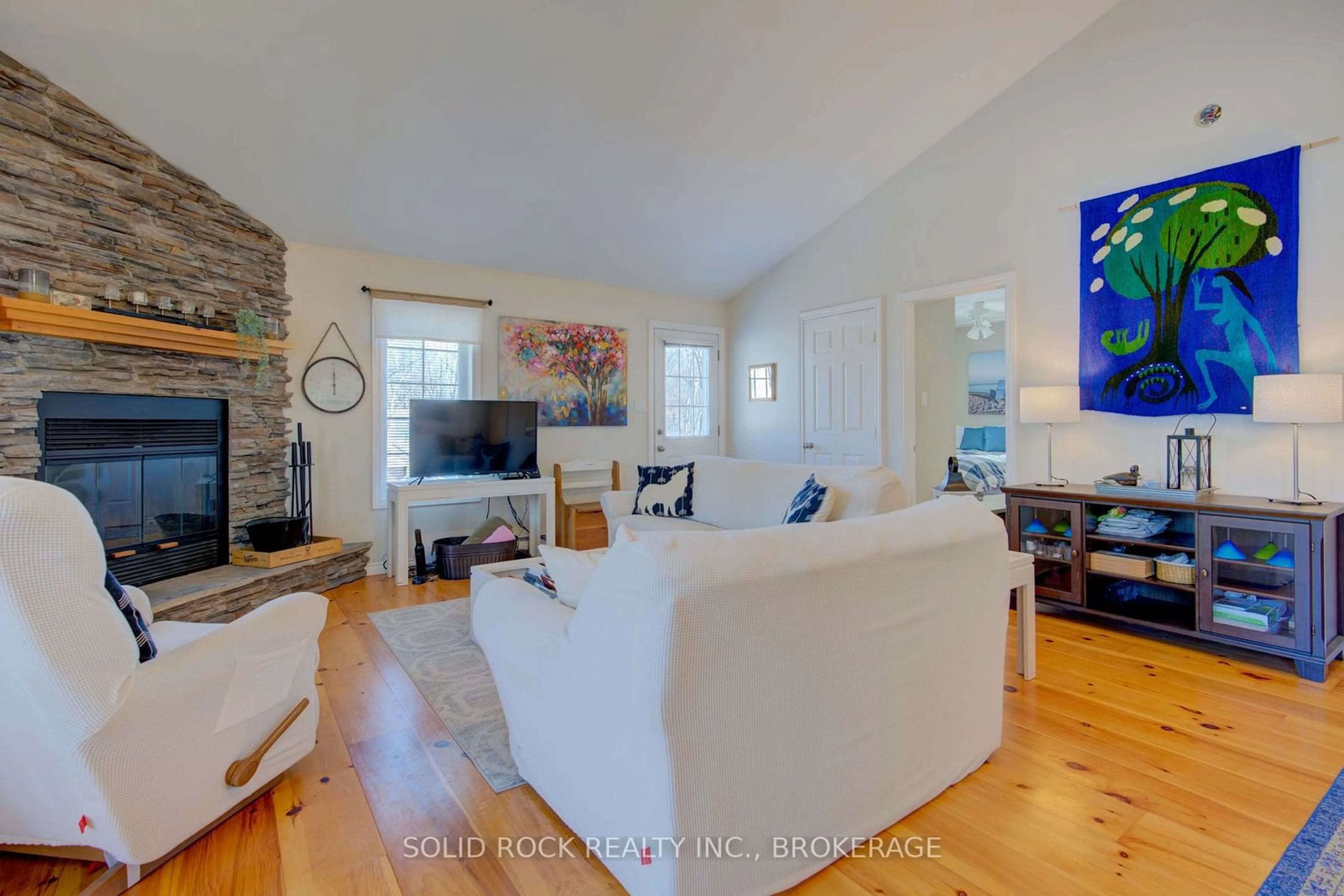 Living room, wood floors for 21C Swain Lane, South Frontenac Ontario K0H 1W0