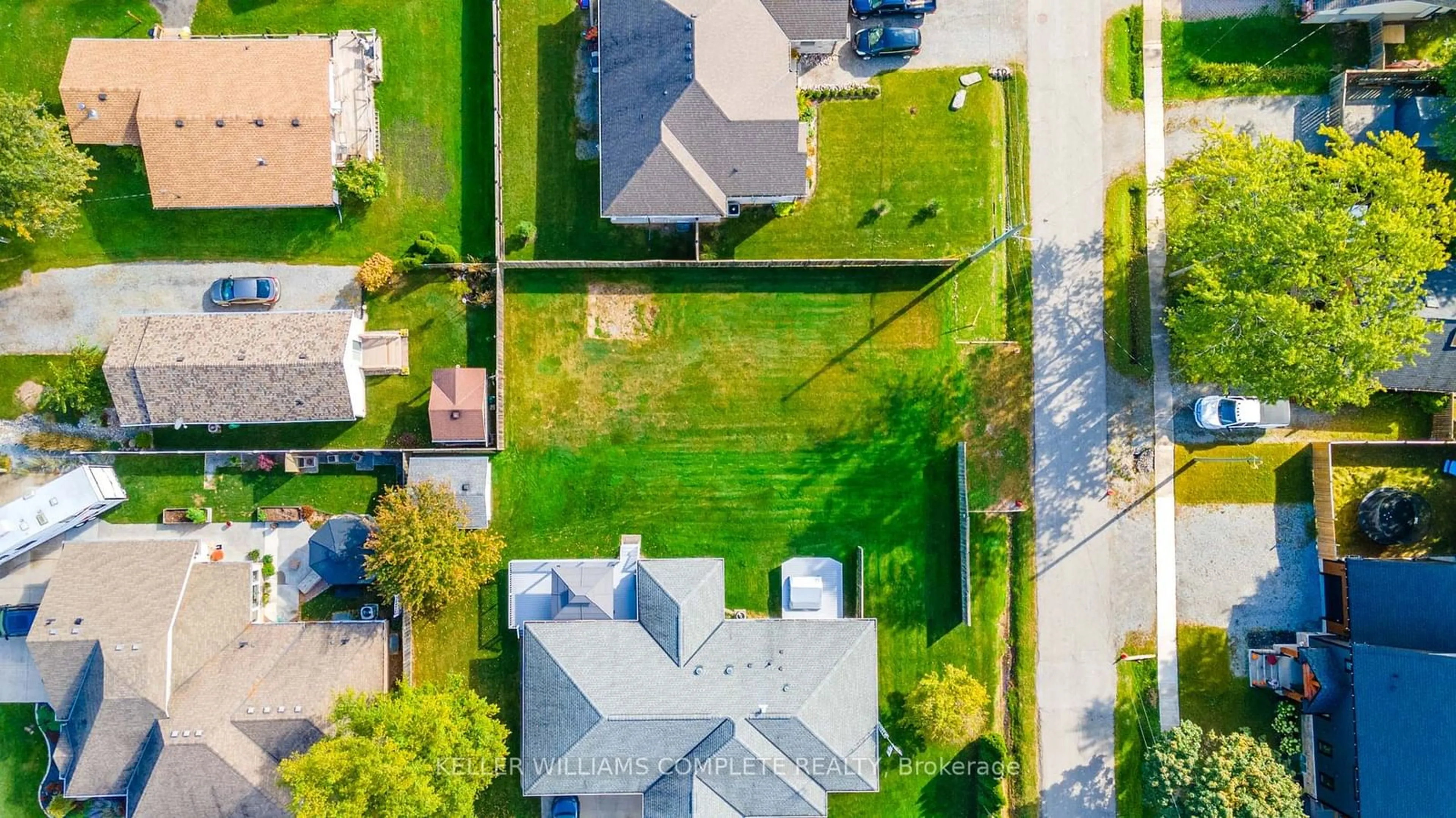 Frontside or backside of a home, the street view for 24 South Main St, Thorold Ontario L0S 1K0