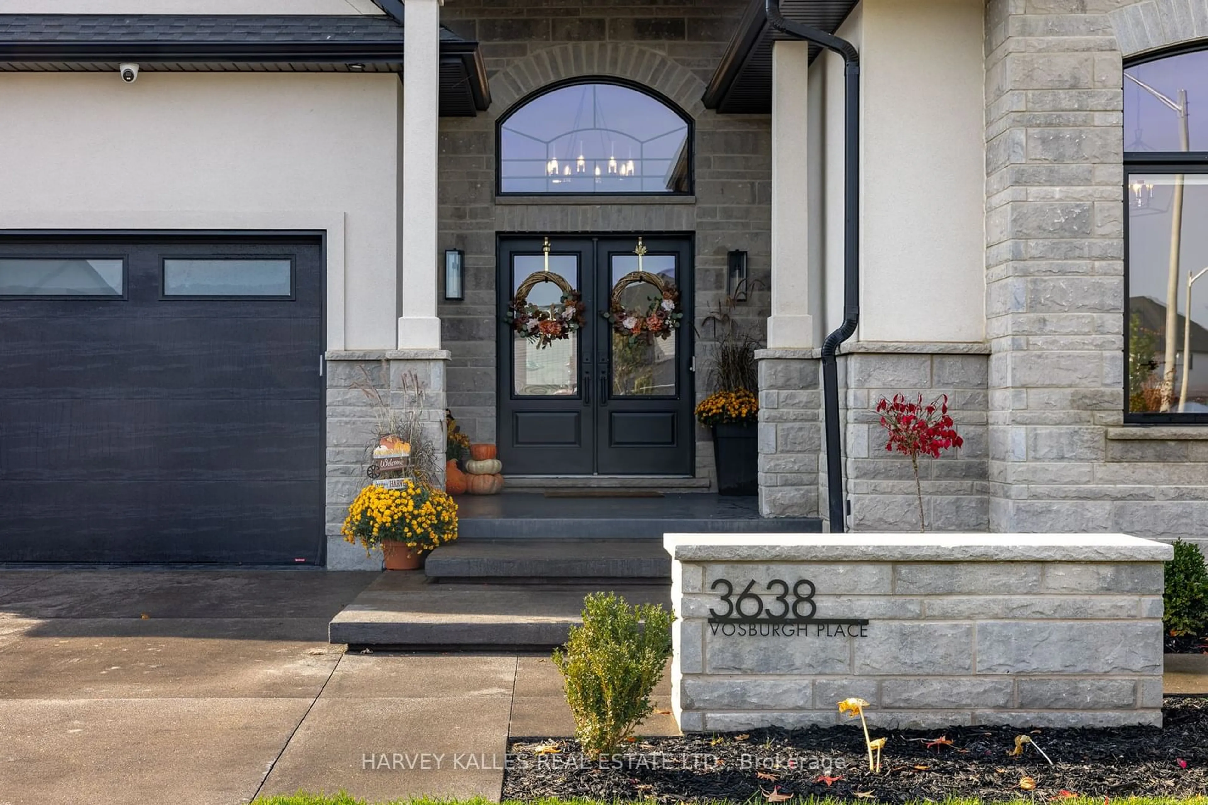 Indoor entryway, ceramic floors for 3638 Vosburgh Pl, Lincoln Ontario L0R 1G0