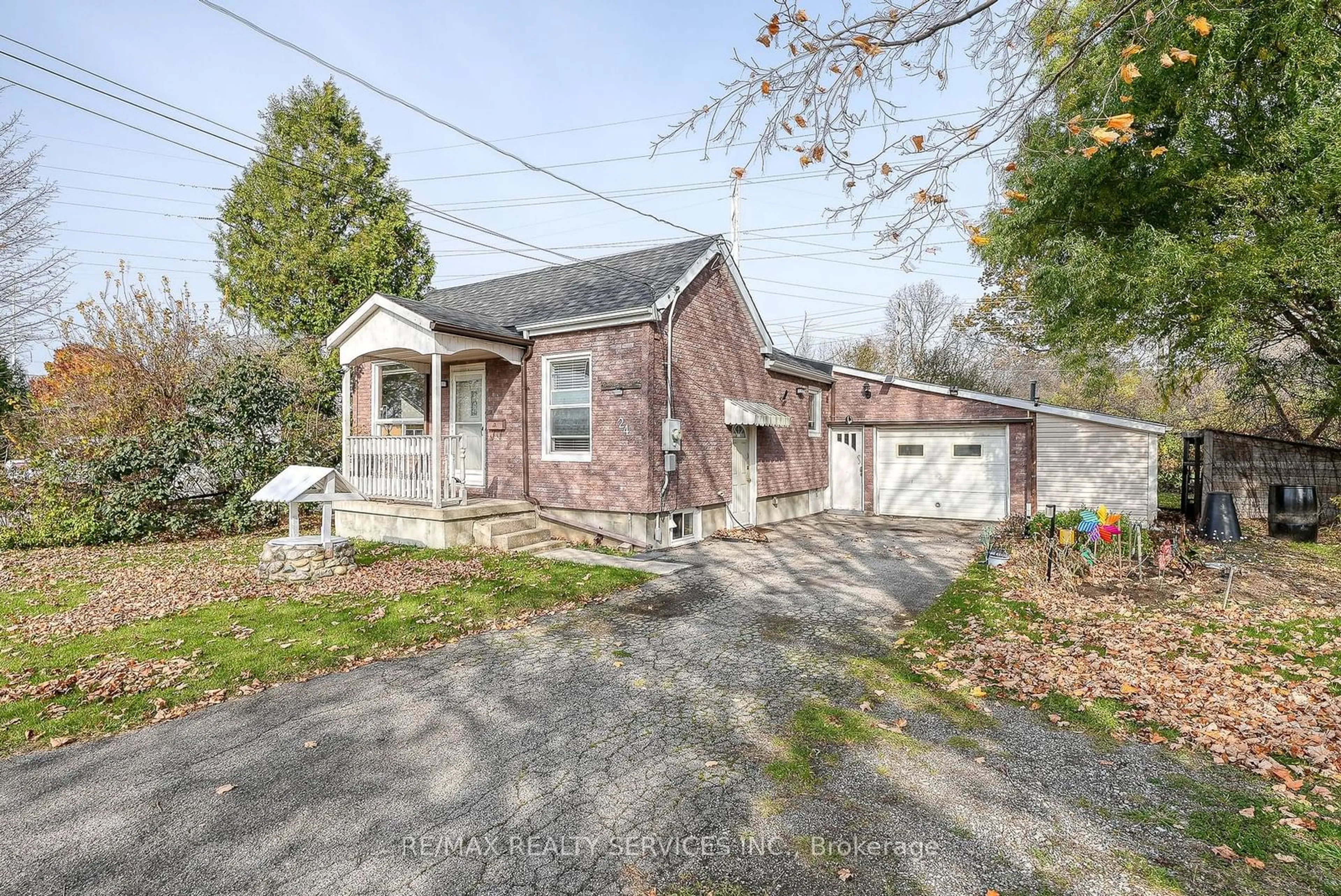 Frontside or backside of a home, cottage for 24 Norlan Ave, London Ontario N5W 5P1