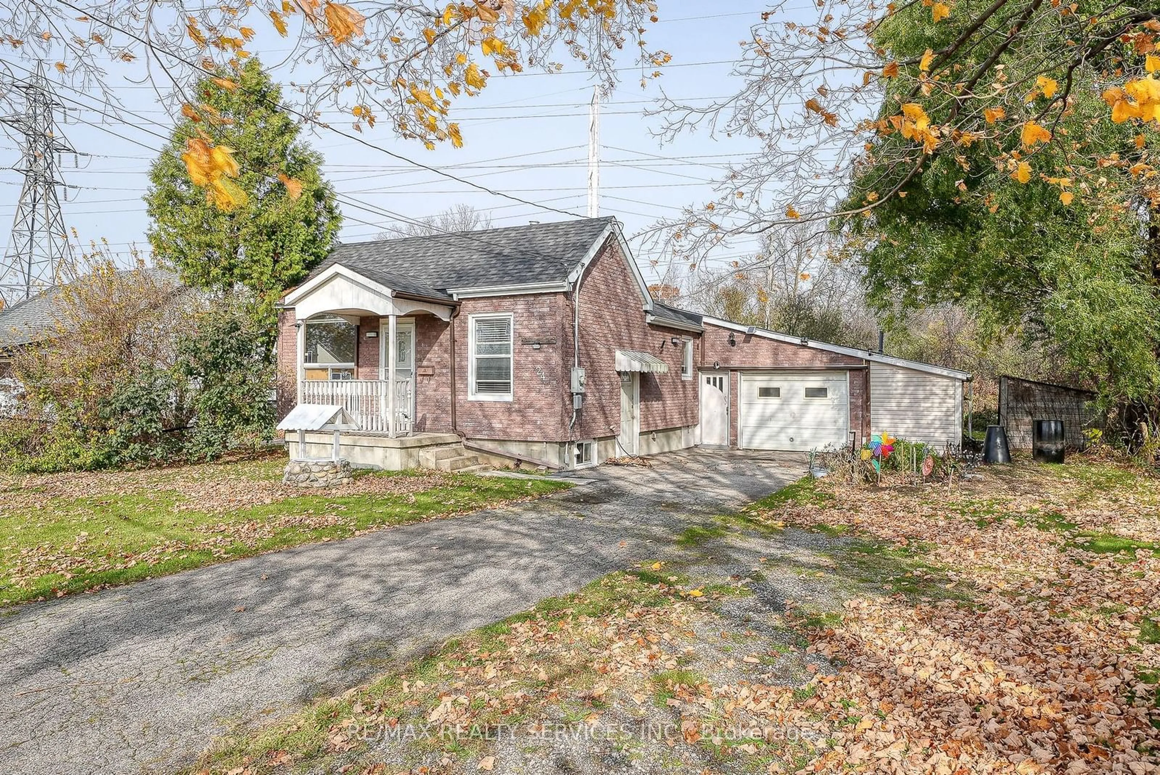 Frontside or backside of a home, cottage for 24 Norlan Ave, London Ontario N5W 5P1