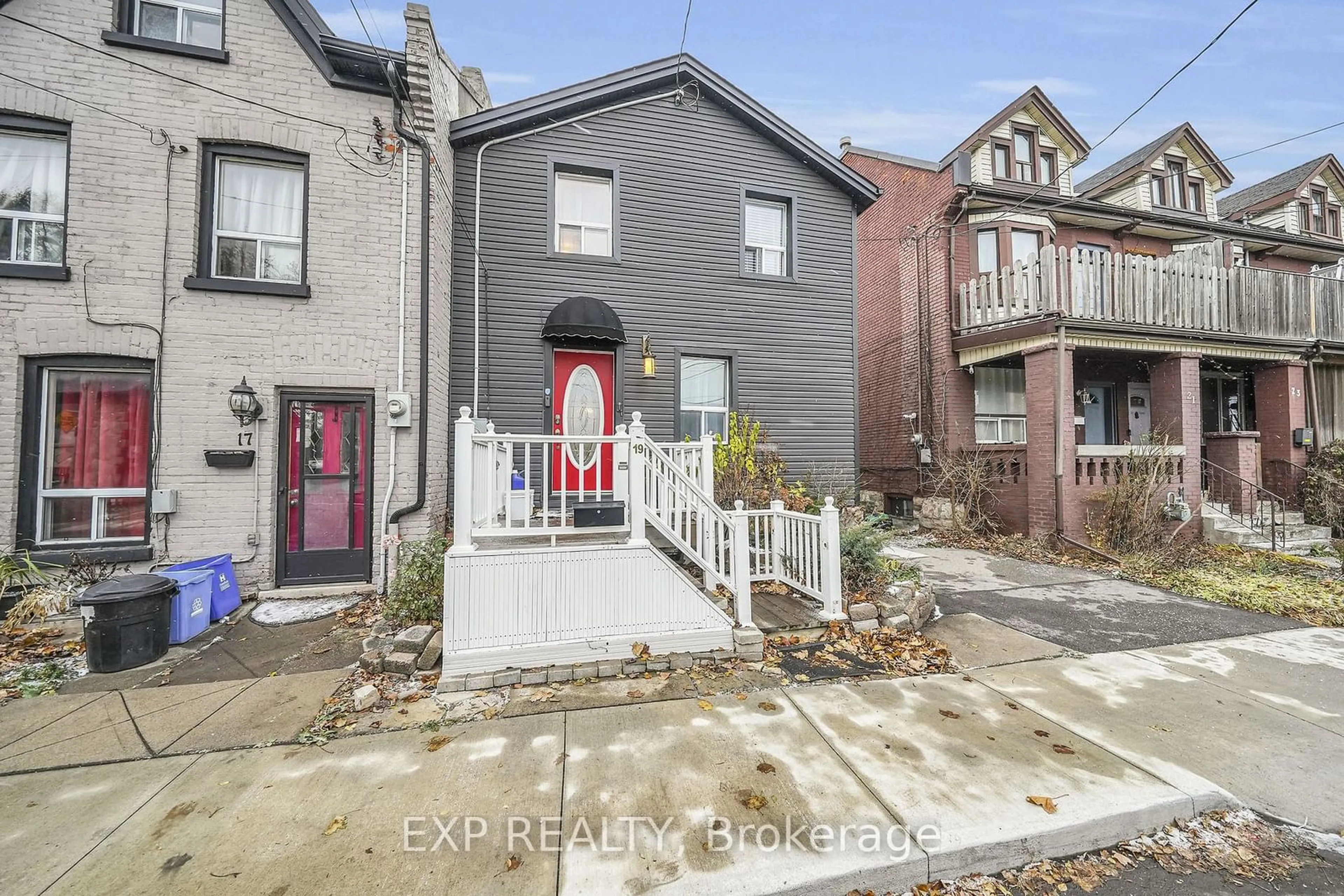 A pic from exterior of the house or condo, the street view for 19 Railway St, Hamilton Ontario L8R 2R4