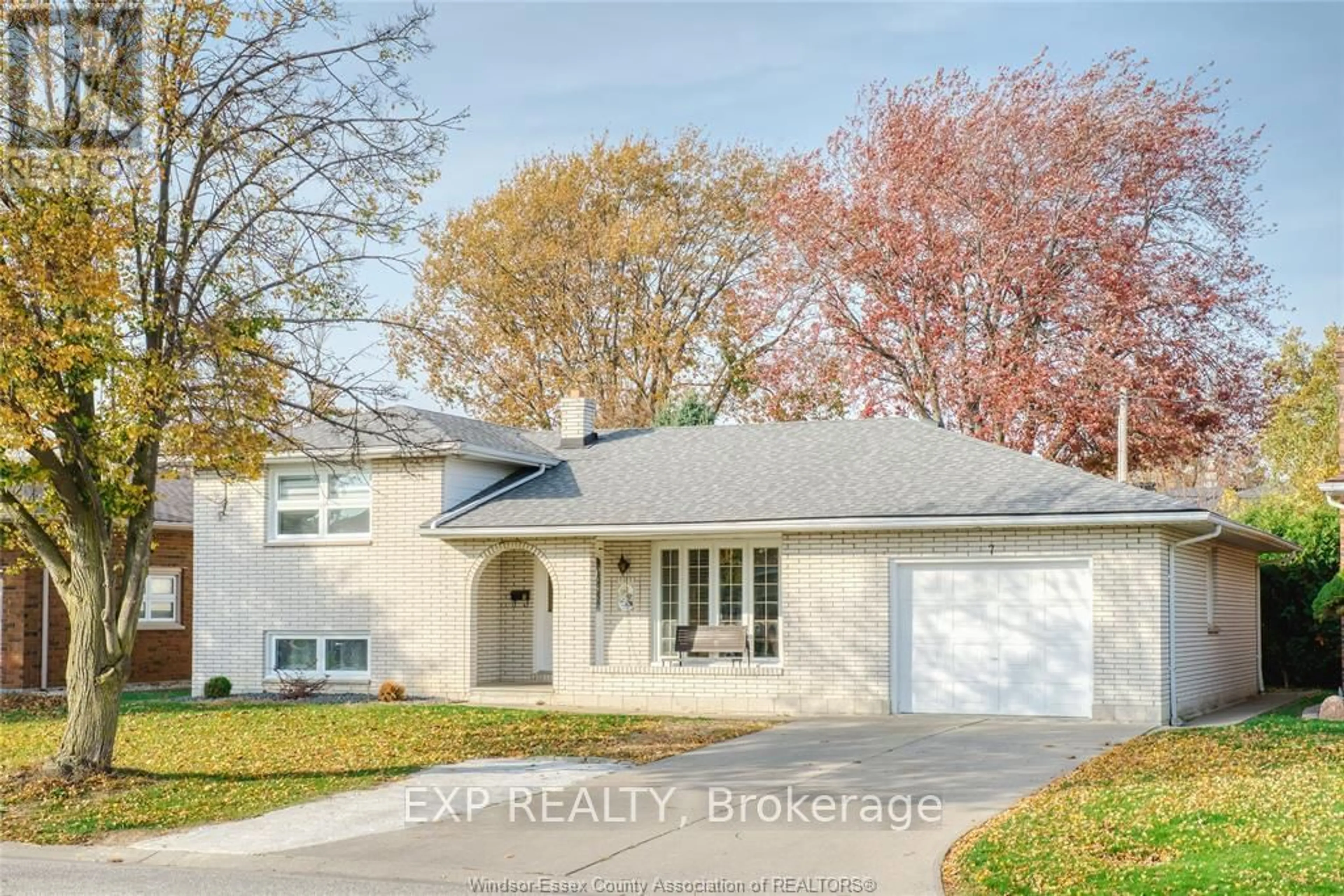 Frontside or backside of a home, the street view for 7 Debergh Ave, Leamington Ontario N8H 4S8