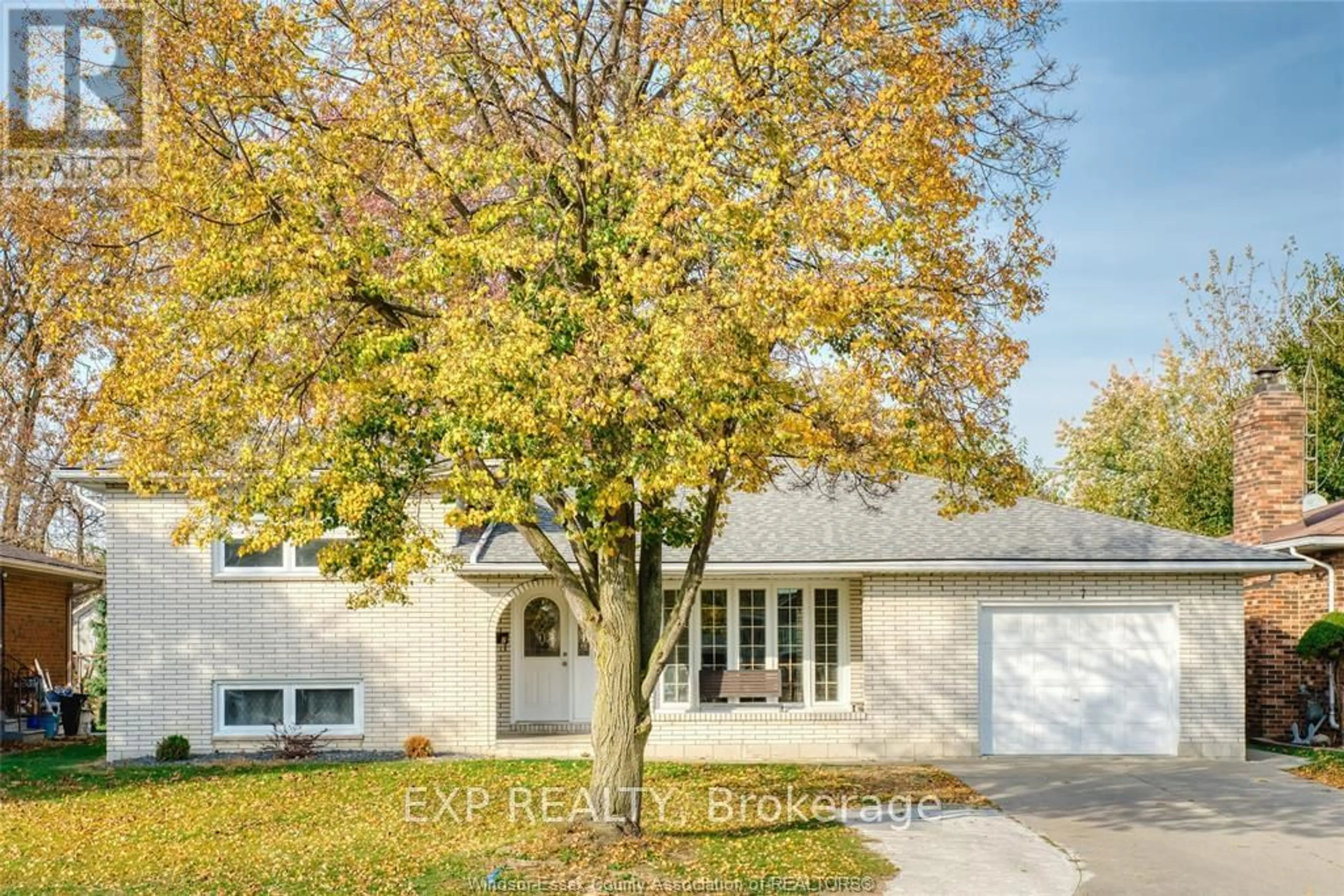 Frontside or backside of a home, the street view for 7 Debergh Ave, Leamington Ontario N8H 4S8