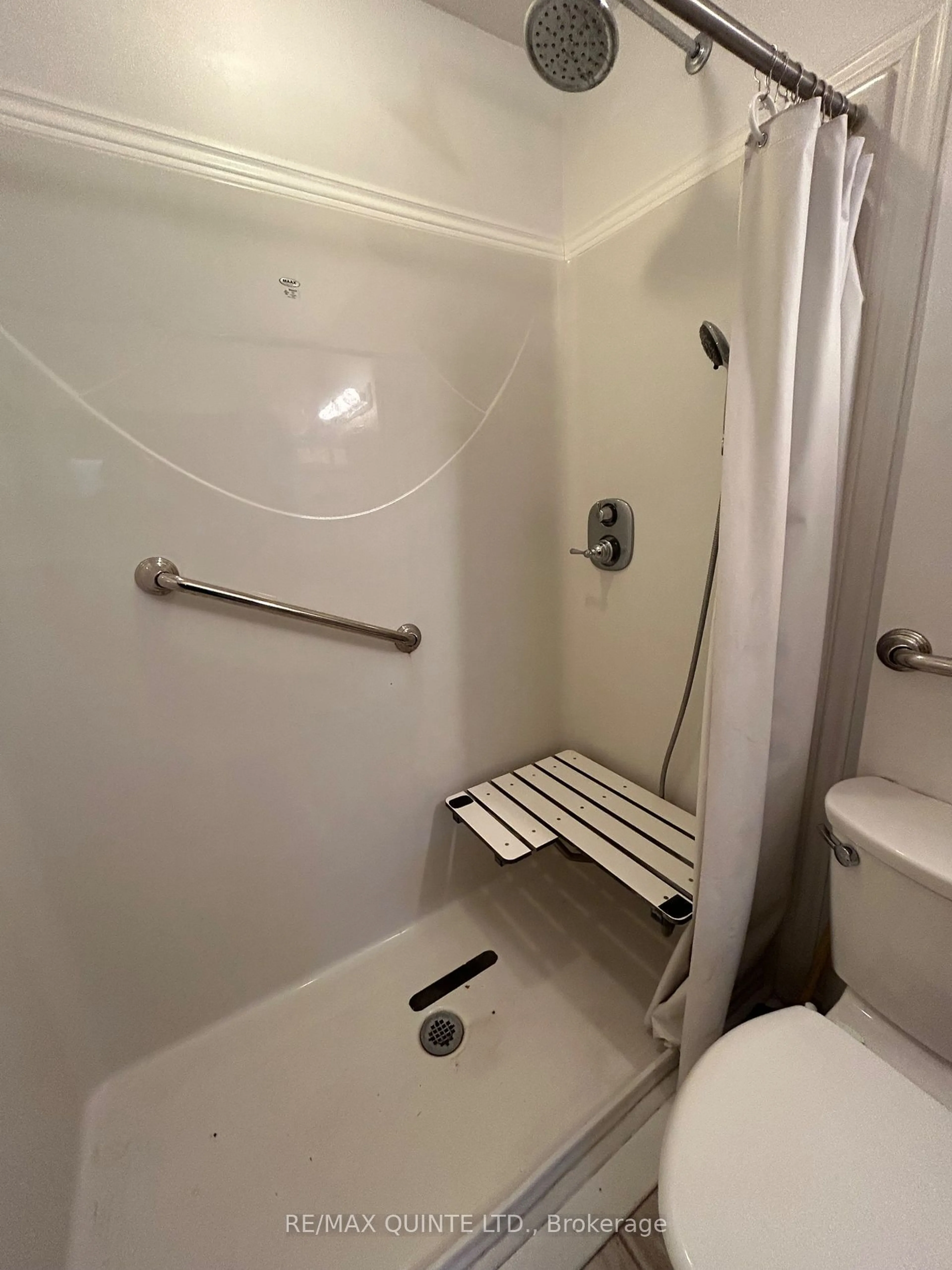 Standard bathroom, not visible floor for 362 Grills Rd, Quinte West Ontario K8N 4Z5