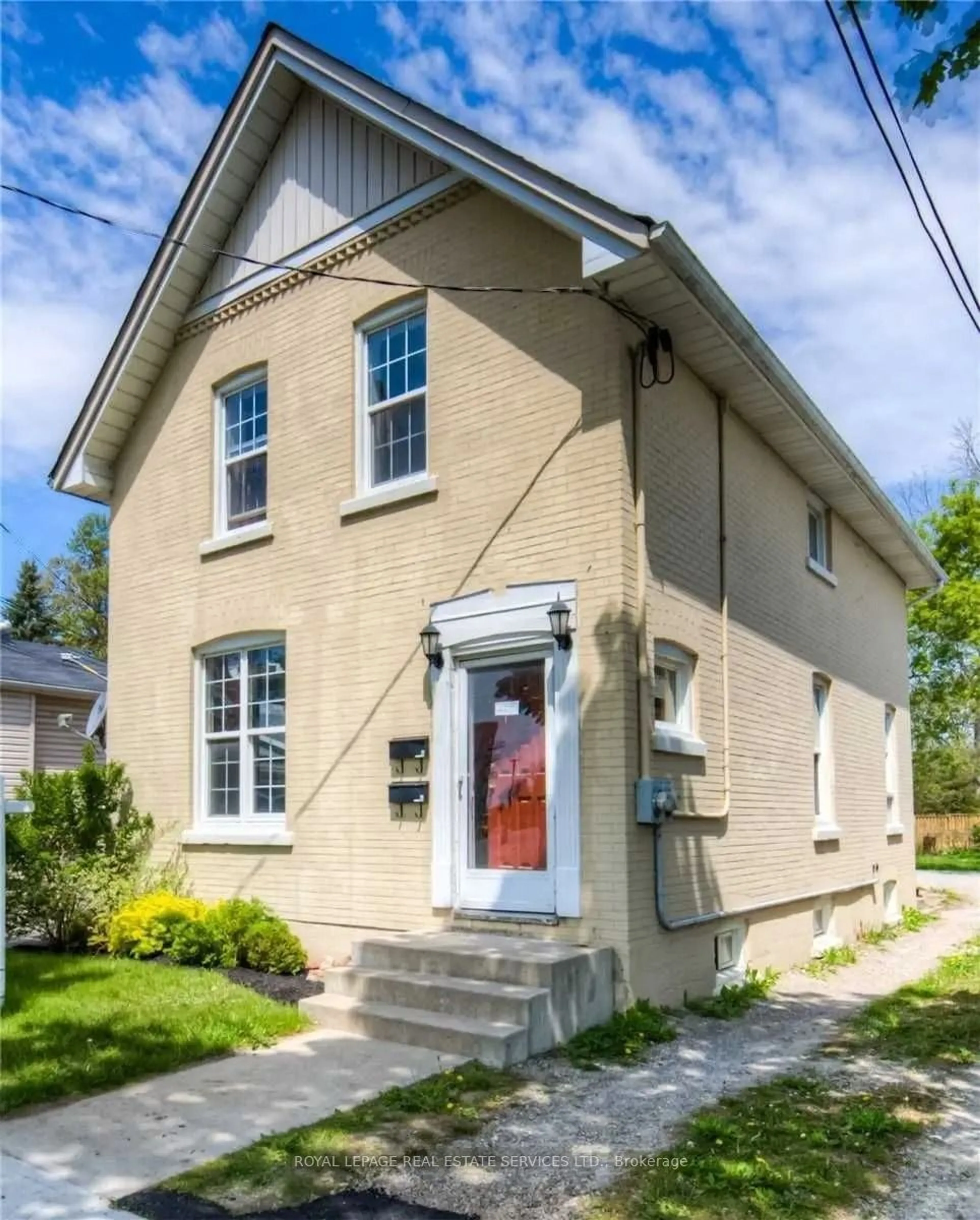 Frontside or backside of a home, cottage for 221 Grand River Ave, Brantford Ontario N3T 4Y3