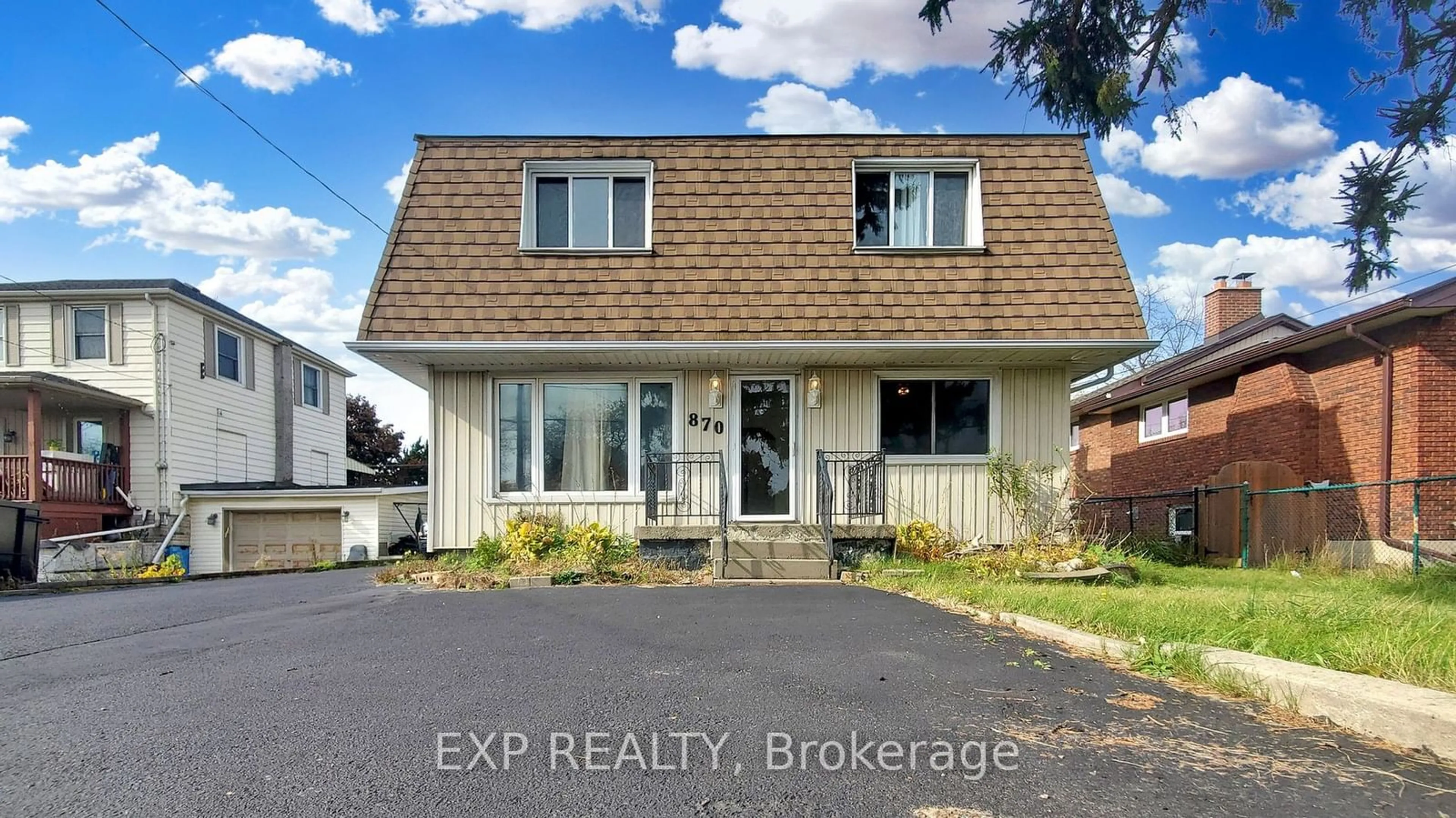 Frontside or backside of a home, cottage for 870 Upper Wellington St, Hamilton Ontario L9A 3R9