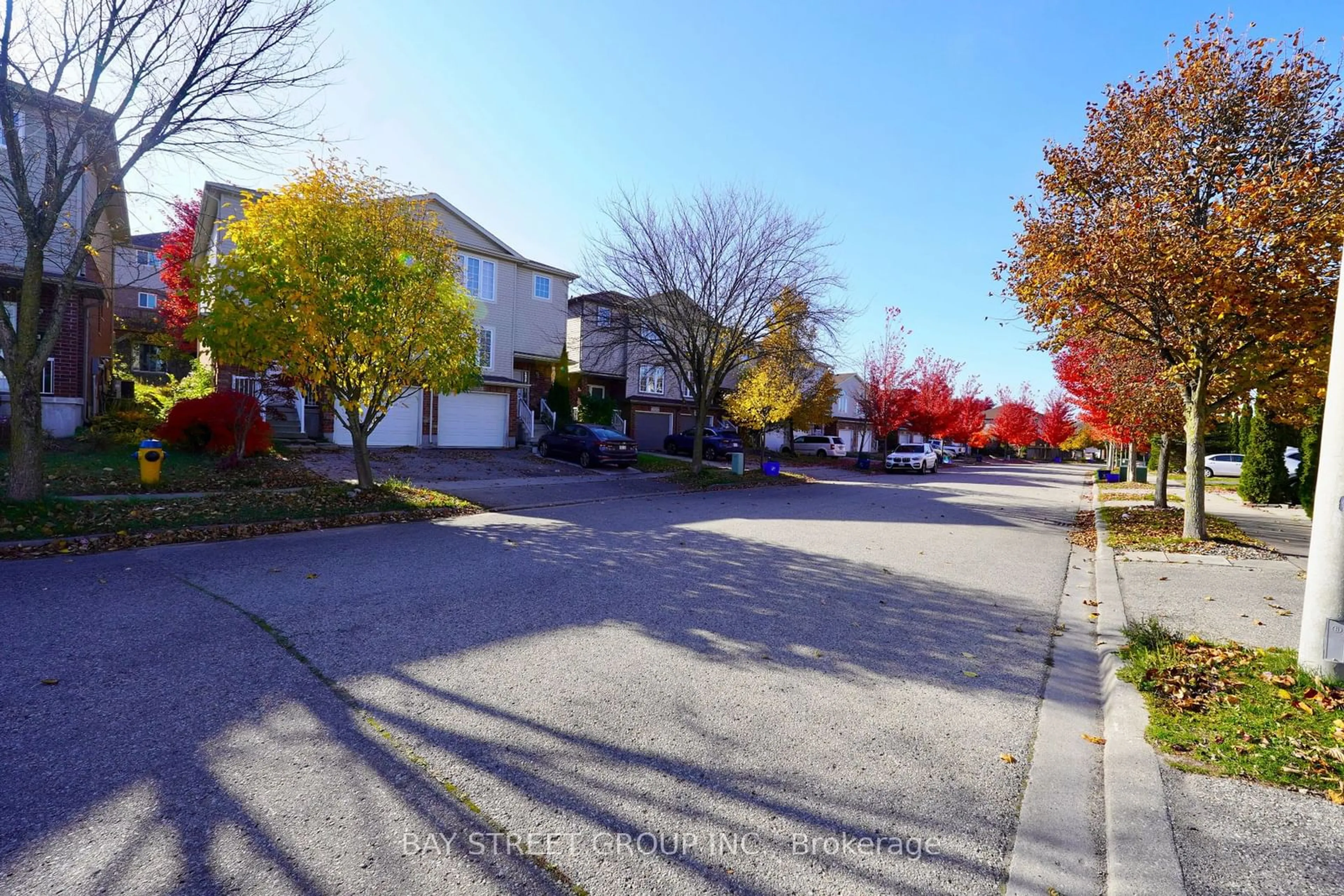 A pic from exterior of the house or condo, the street view for 702 Wild Ginger Ave, Waterloo Ontario N2V 2T6