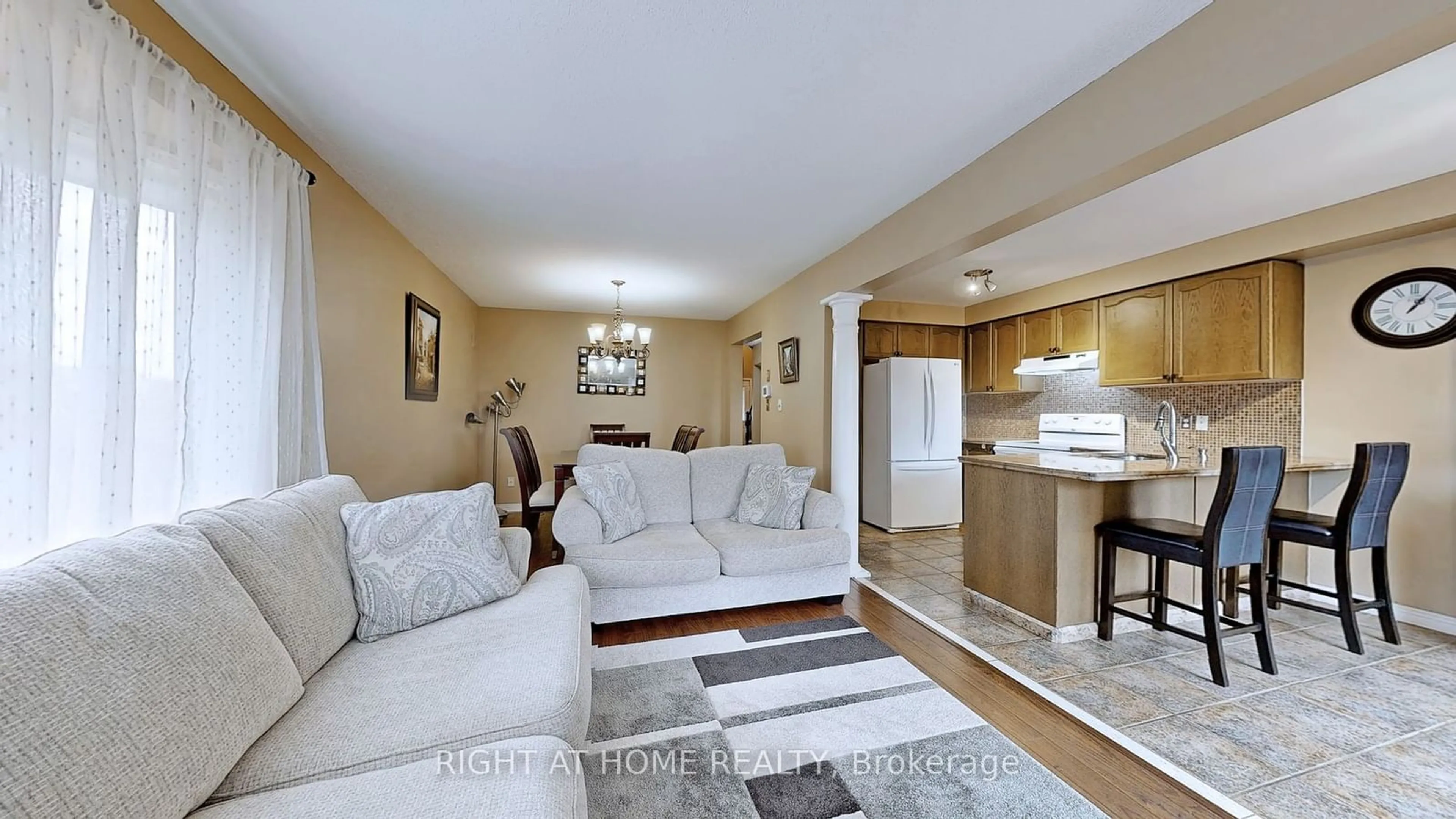 Living room, wood floors for 83 Shadyglen Dr, Hamilton Ontario L8J 3W8