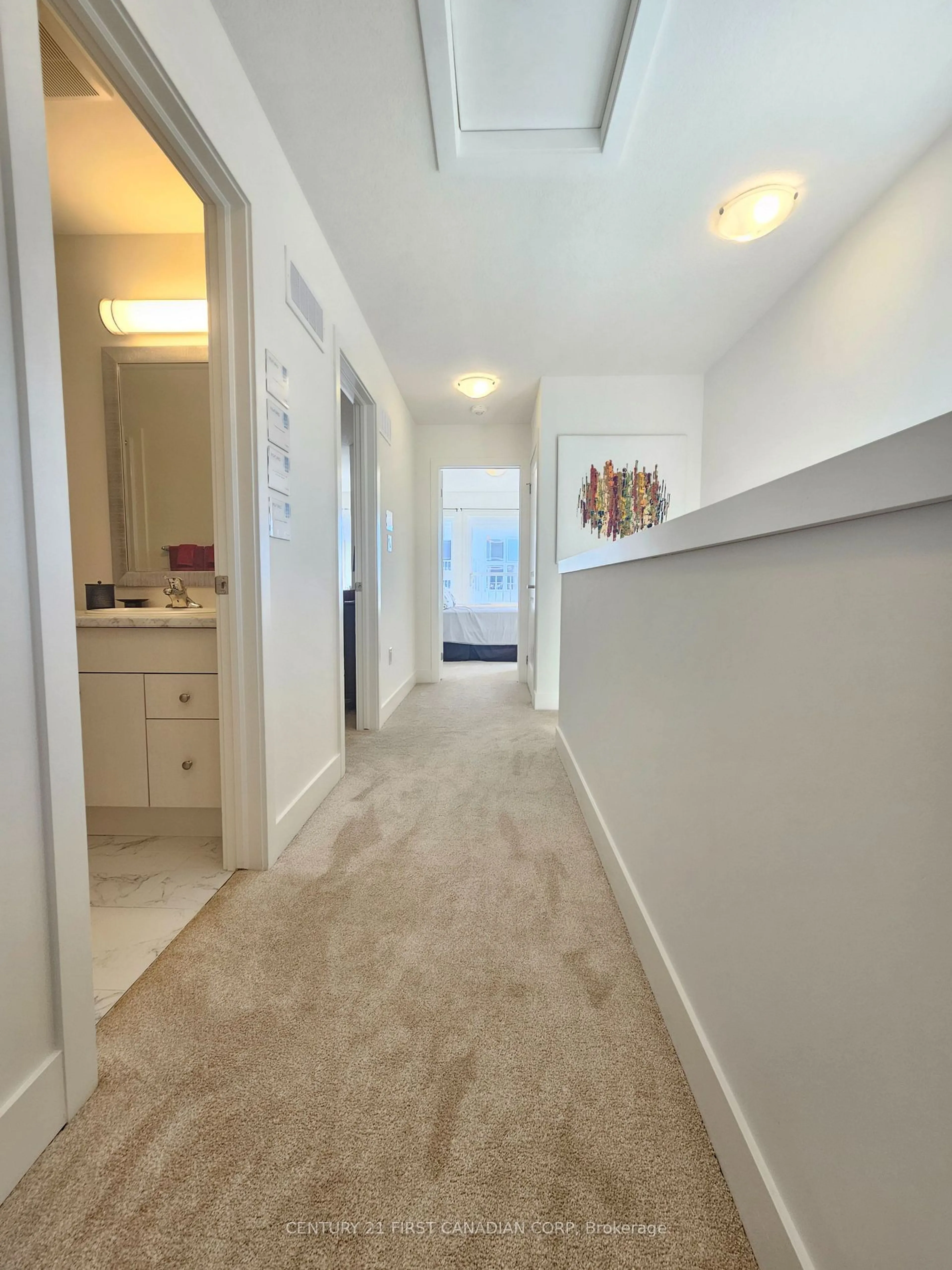 Indoor foyer, carpet floors for 258 Edgevalley Rd, London Ontario N5V 0E3