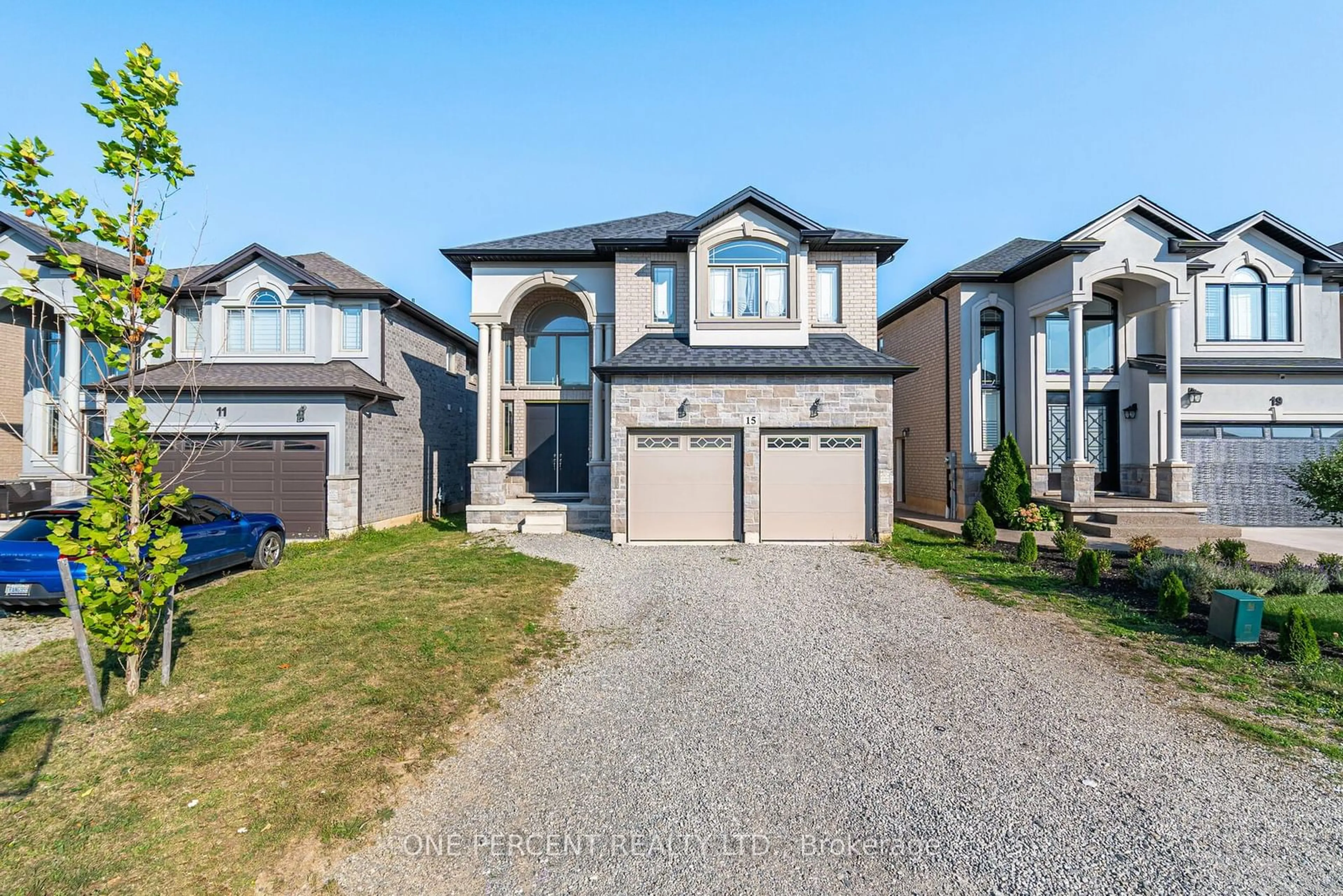 Frontside or backside of a home, the street view for 15 Riesling Crt, Hamilton Ontario L8G 0B4