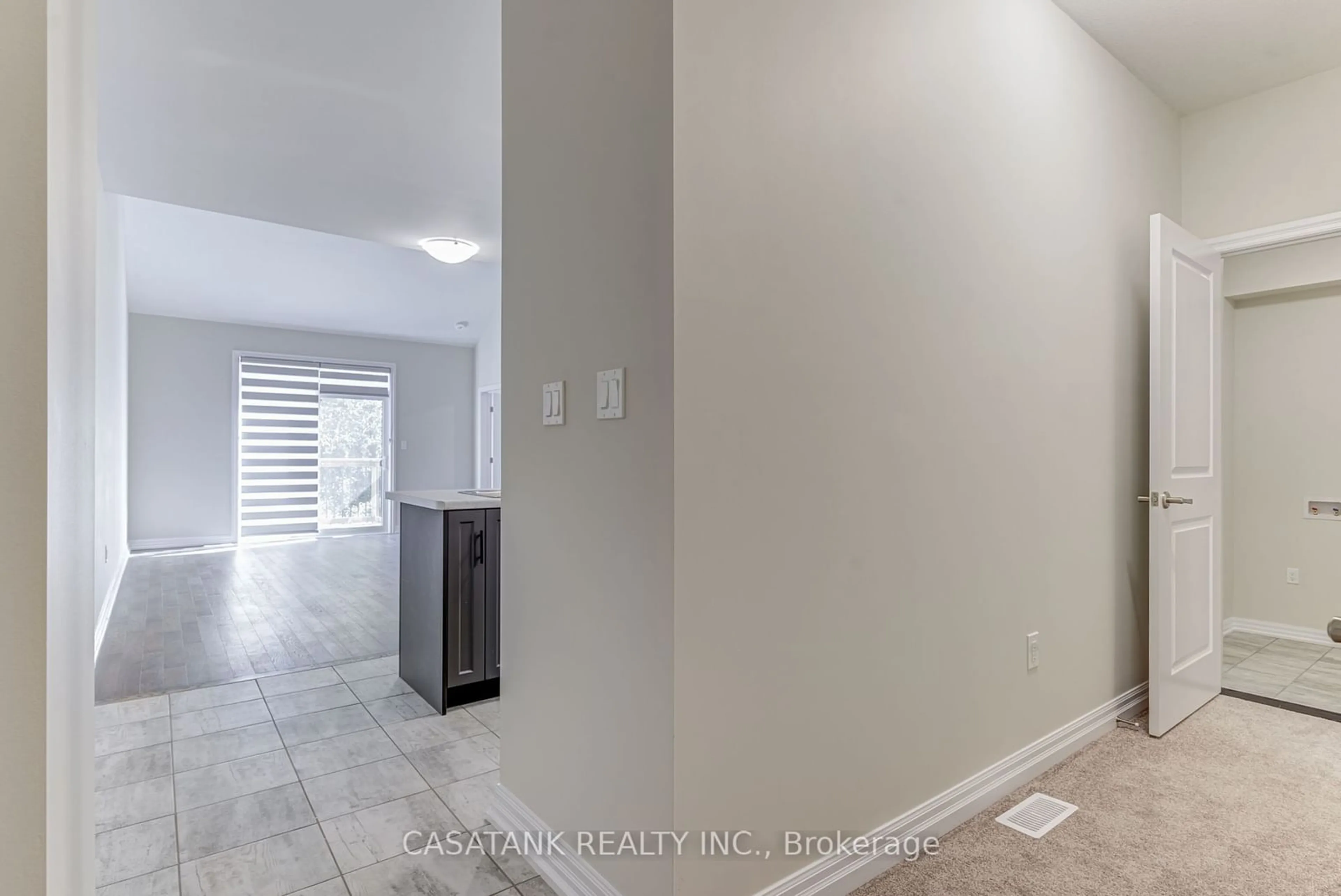 Indoor entryway, not visible floor for 4311 Mann St #40, Niagara Falls Ontario L2G 3K2