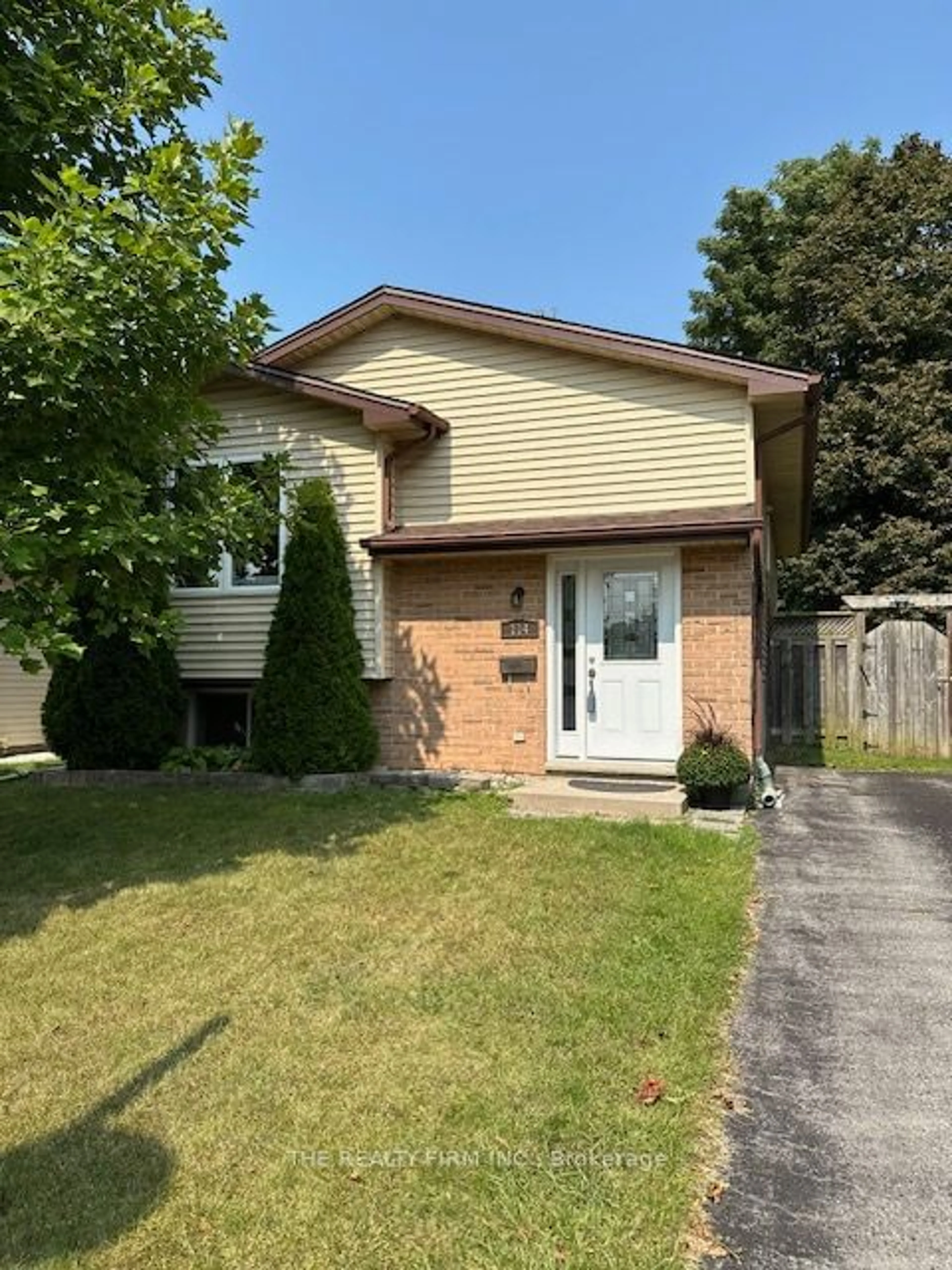 Frontside or backside of a home, cottage for 114 Saddy Ave, London Ontario N5V 4N1