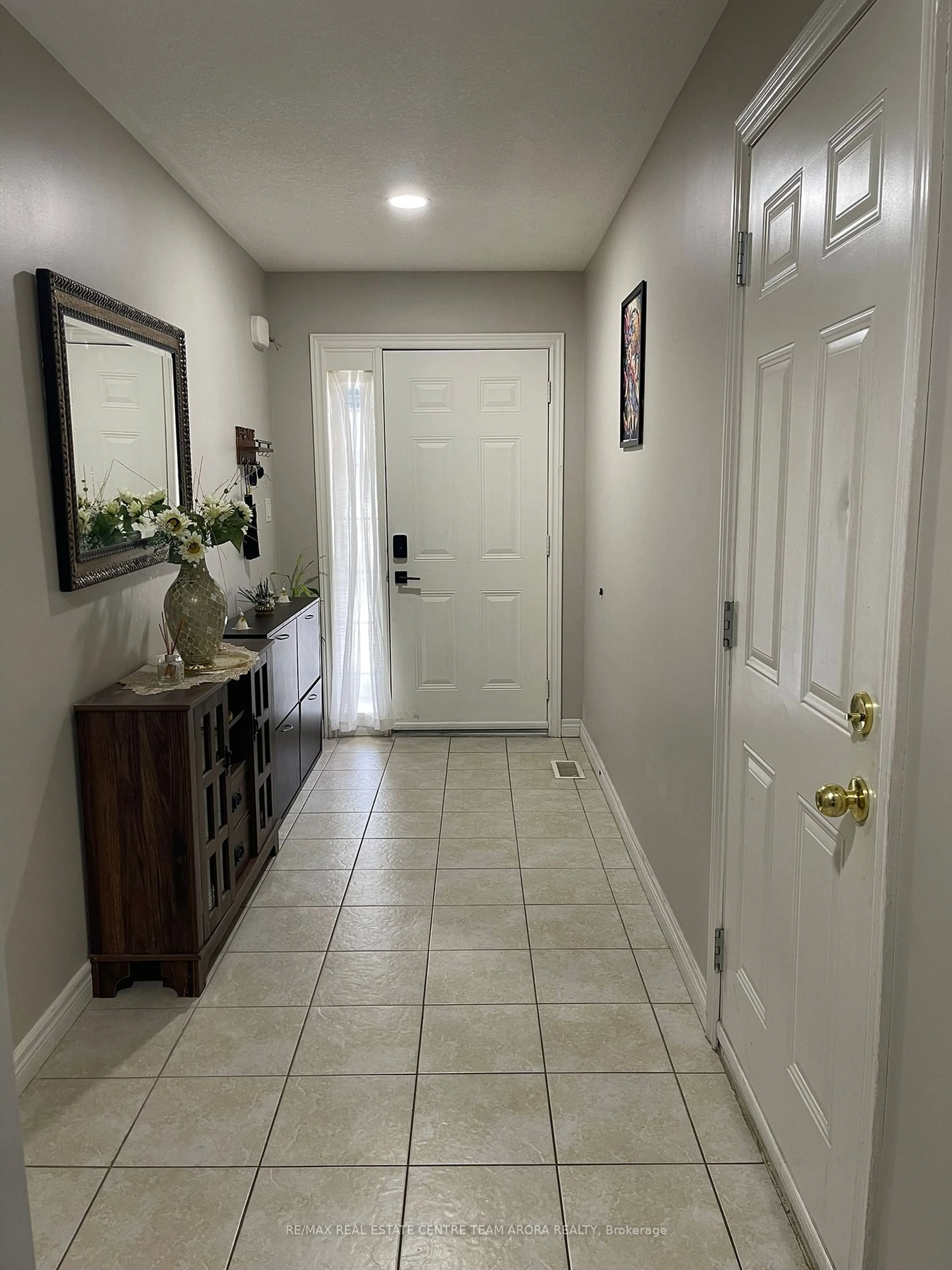 Indoor entryway, cement floor for 216 Burlington St, Hamilton Ontario L8L 4H1