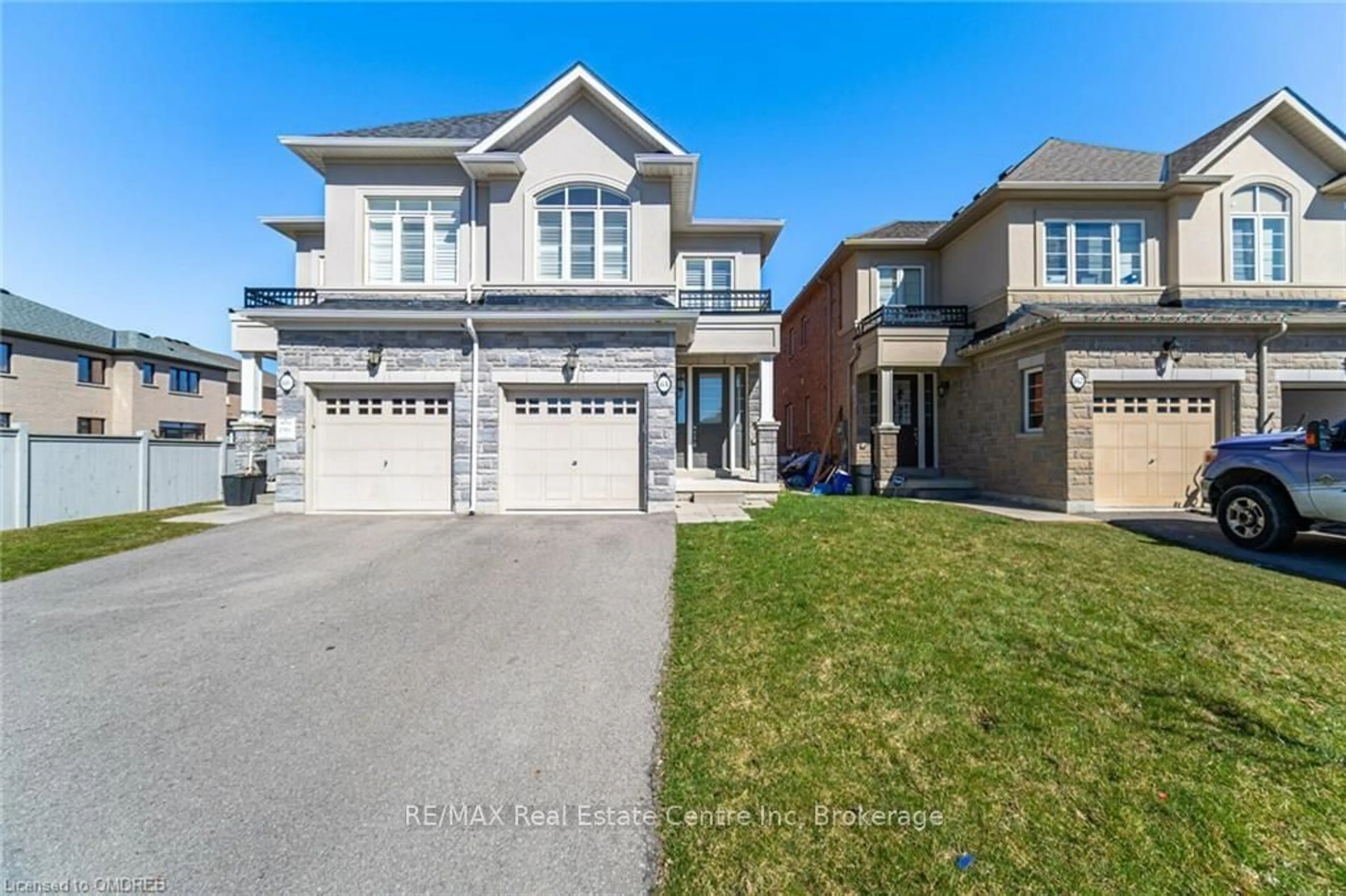 Frontside or backside of a home, the street view for 84 HEMING Tr, Hamilton Ontario L9K 0H8