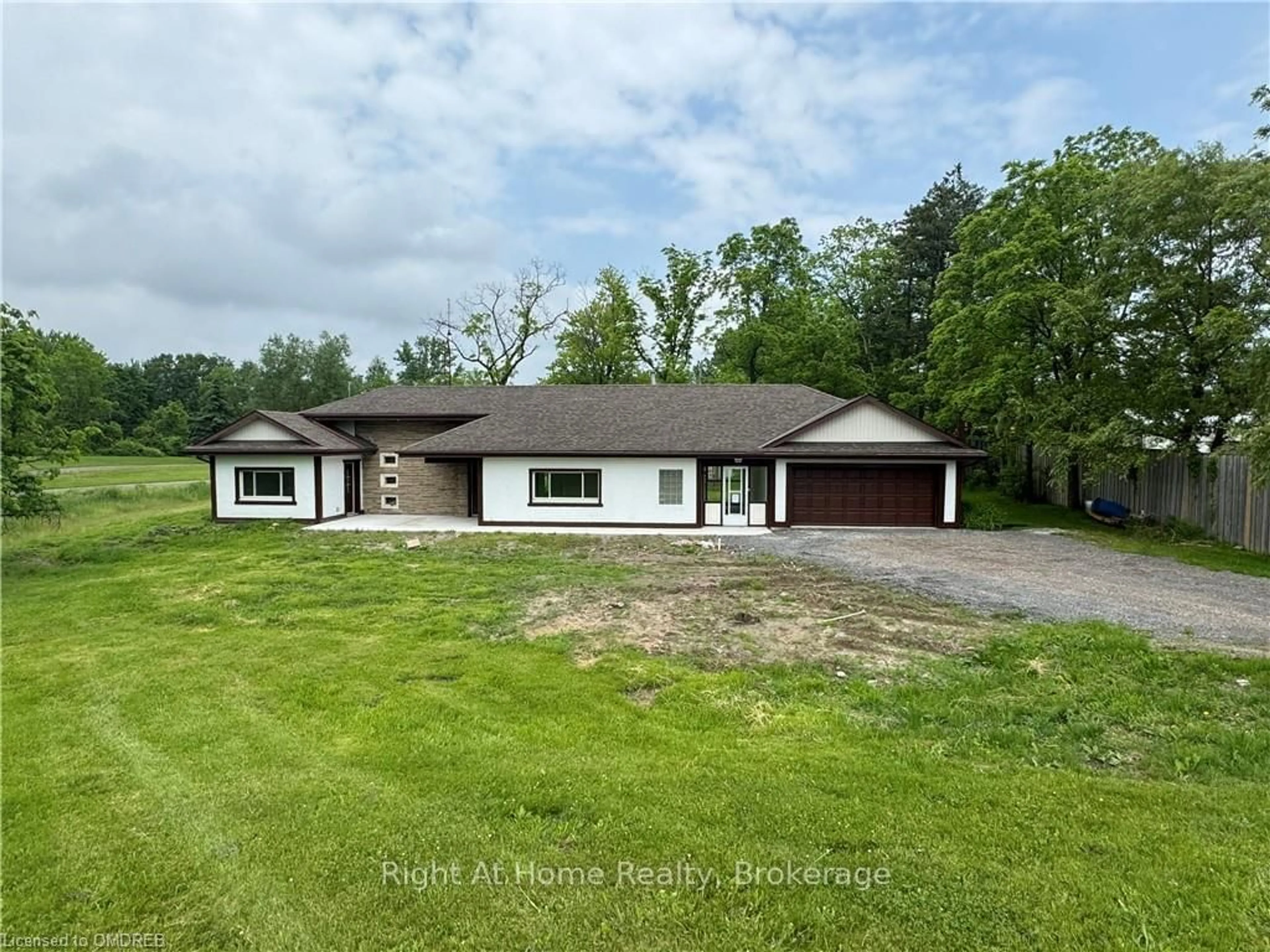 Frontside or backside of a home, cottage for 706 HIGHWAY 6, Hamilton Ontario L8N 2Z7