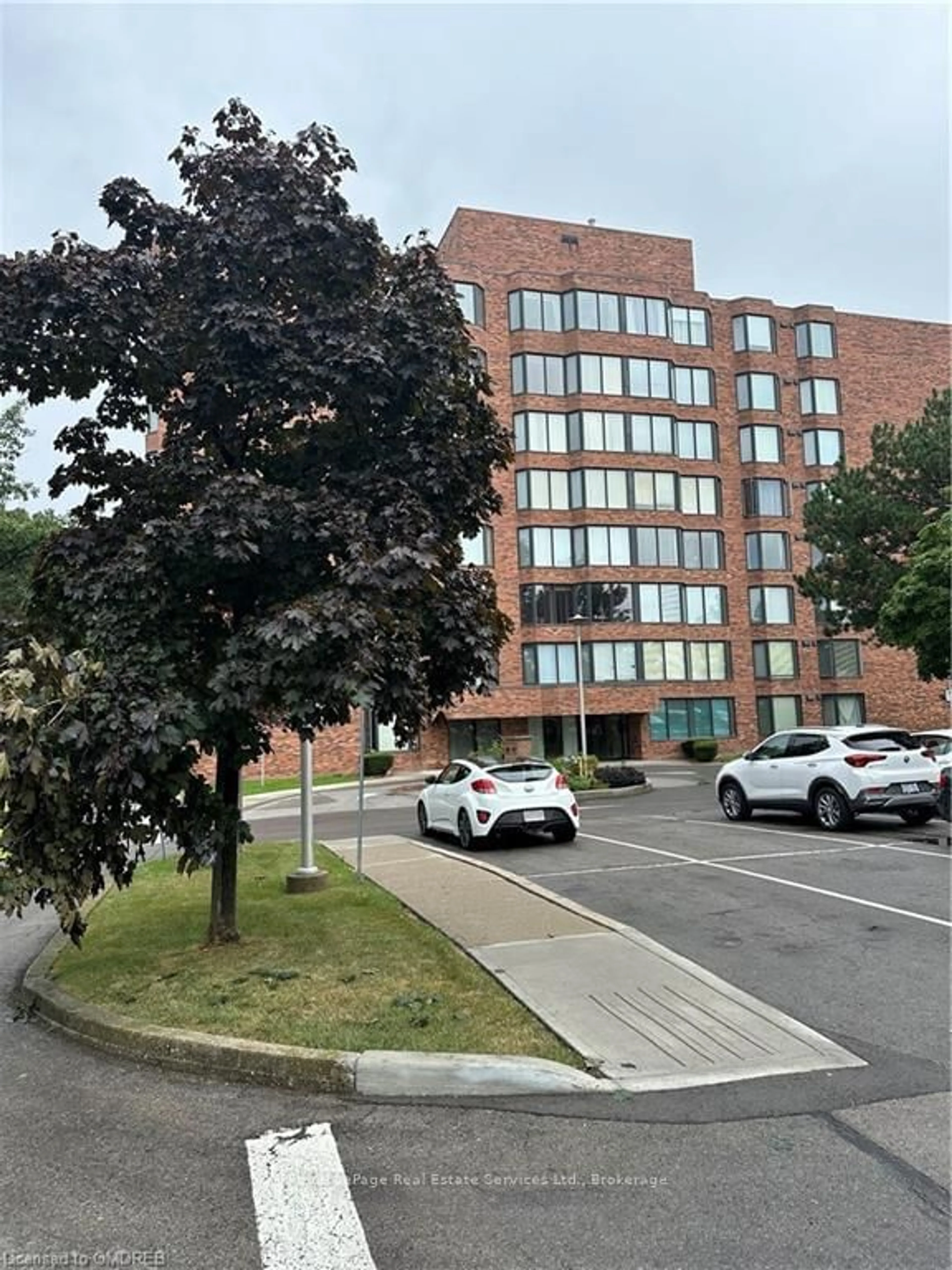 A pic from exterior of the house or condo, the front or back of building for 200 LIMERIDGE Rd #805, Hamilton Ontario L9C 7M7