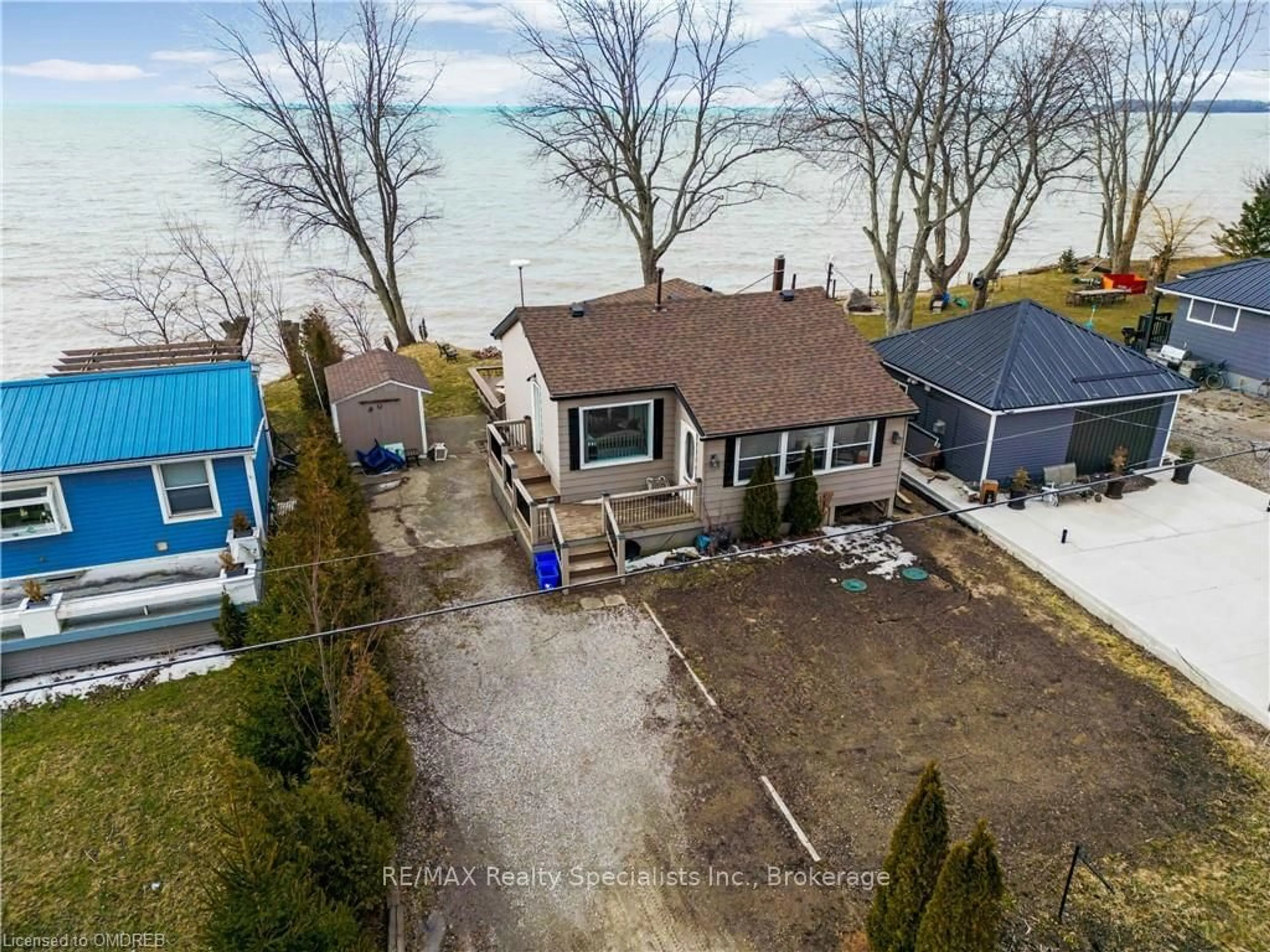 Frontside or backside of a home, cottage for 27 VILLELLA Rd Ontario N0A 1K0