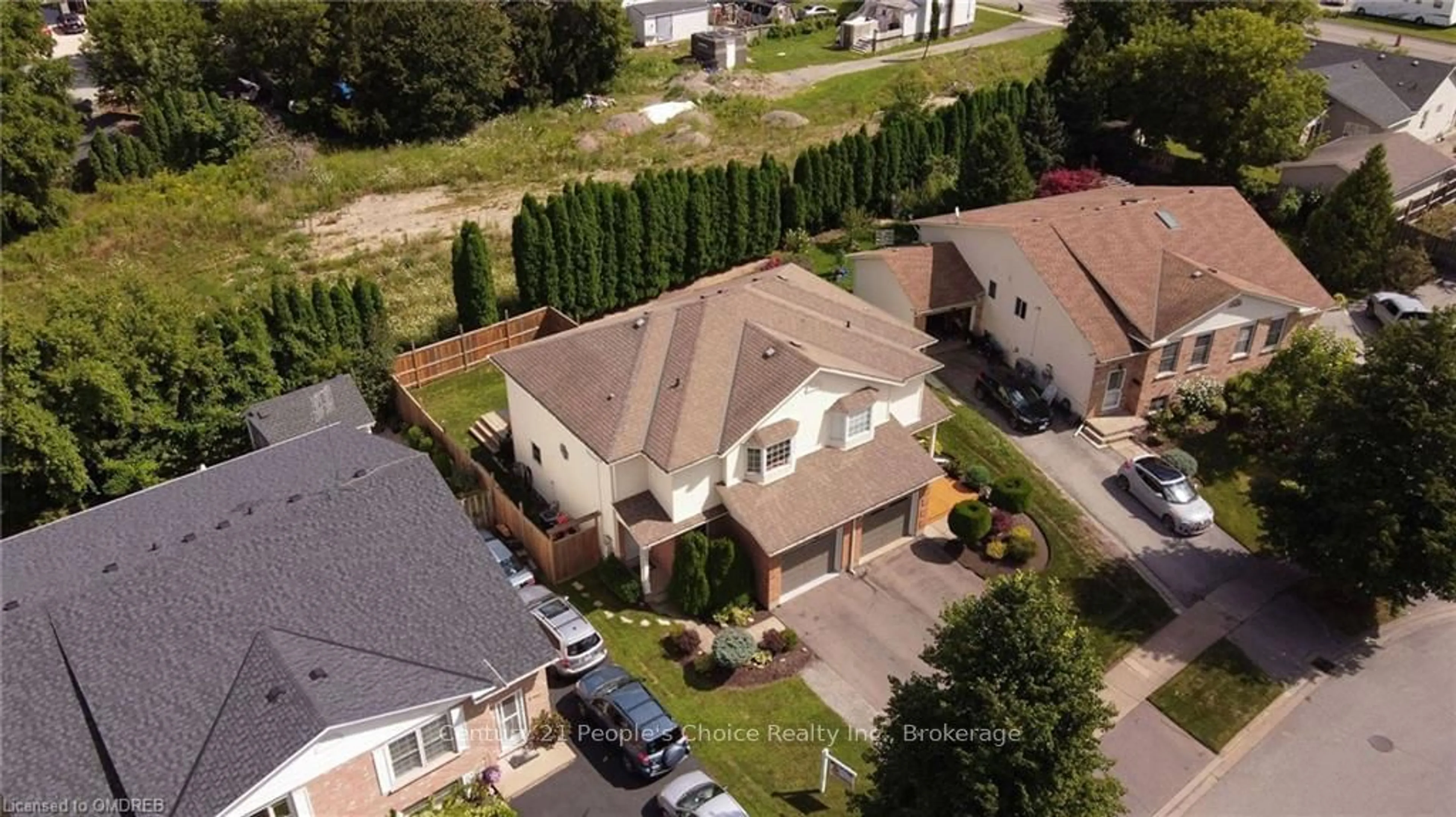 Frontside or backside of a home, the street view for 7657 TRACKVIEW St, Niagara Falls Ontario L2H 2Z6