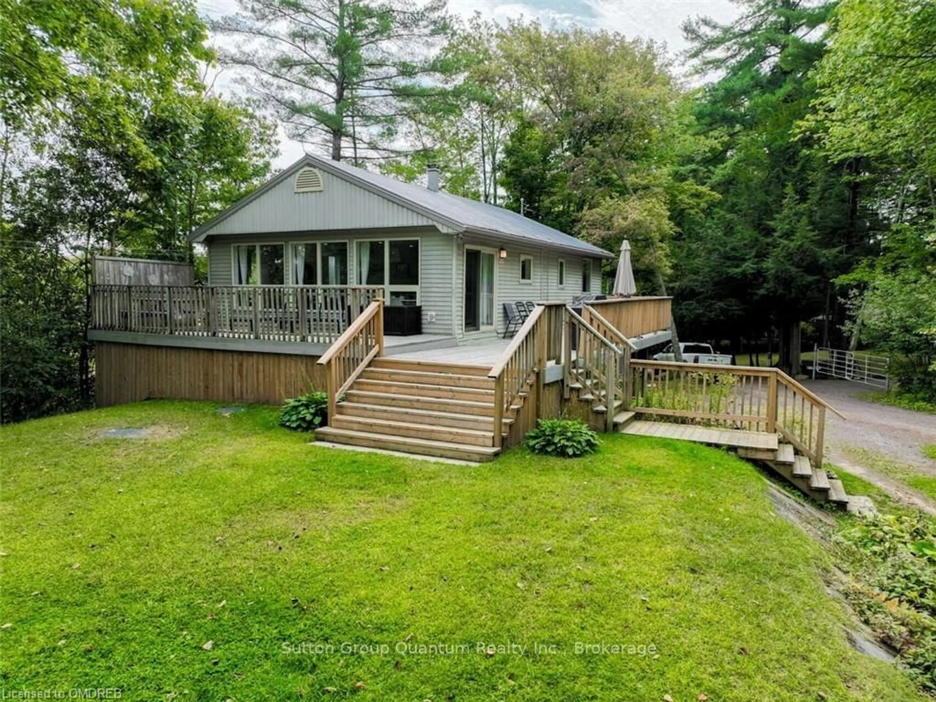 Frontside or backside of a home, cottage for 1006 YOUNGS Rd #8, Muskoka Lakes Ontario P0B 1J0