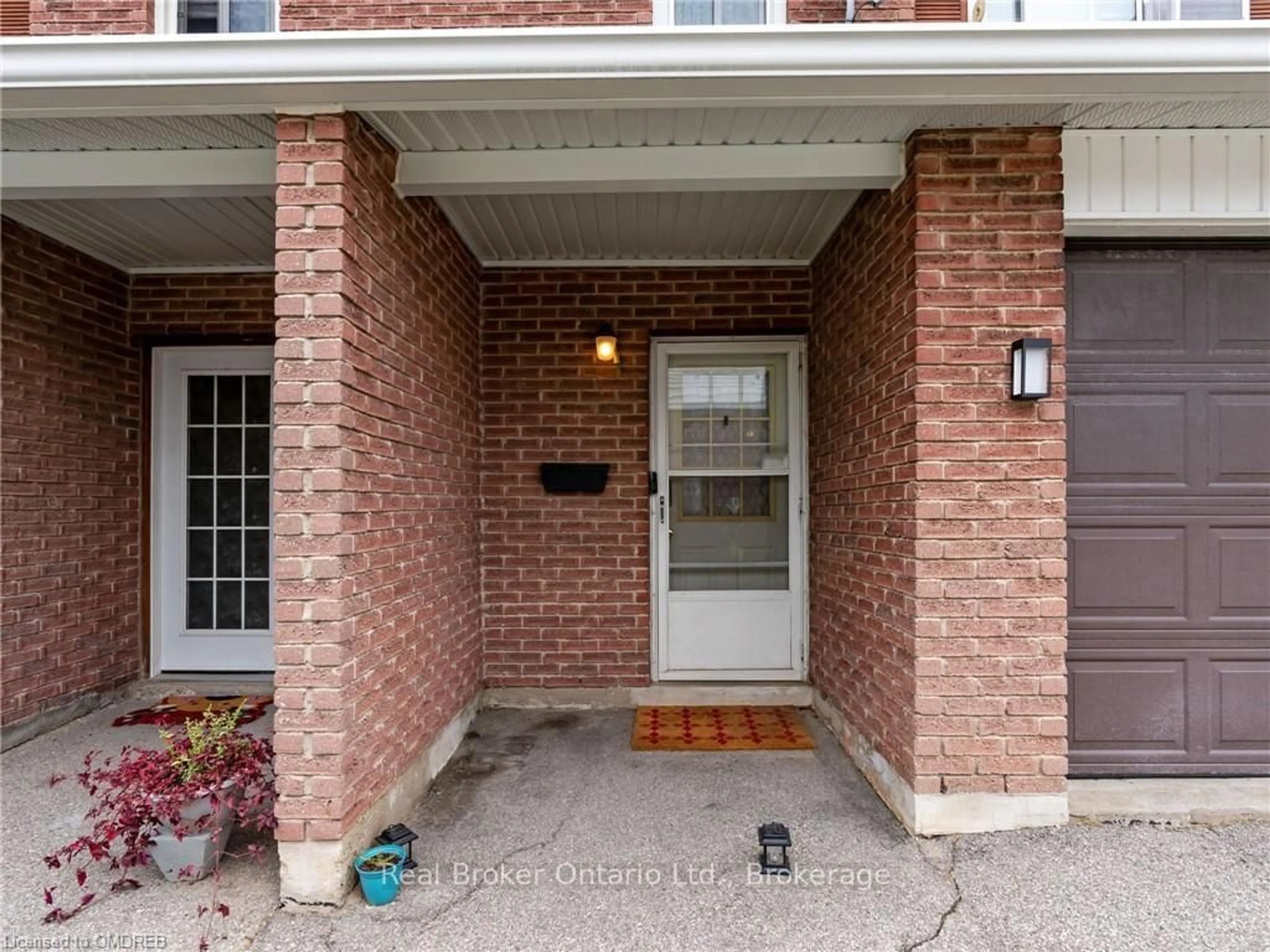 Home with brick exterior material for 164G HENRY St, Brant Ontario N3S 5C7