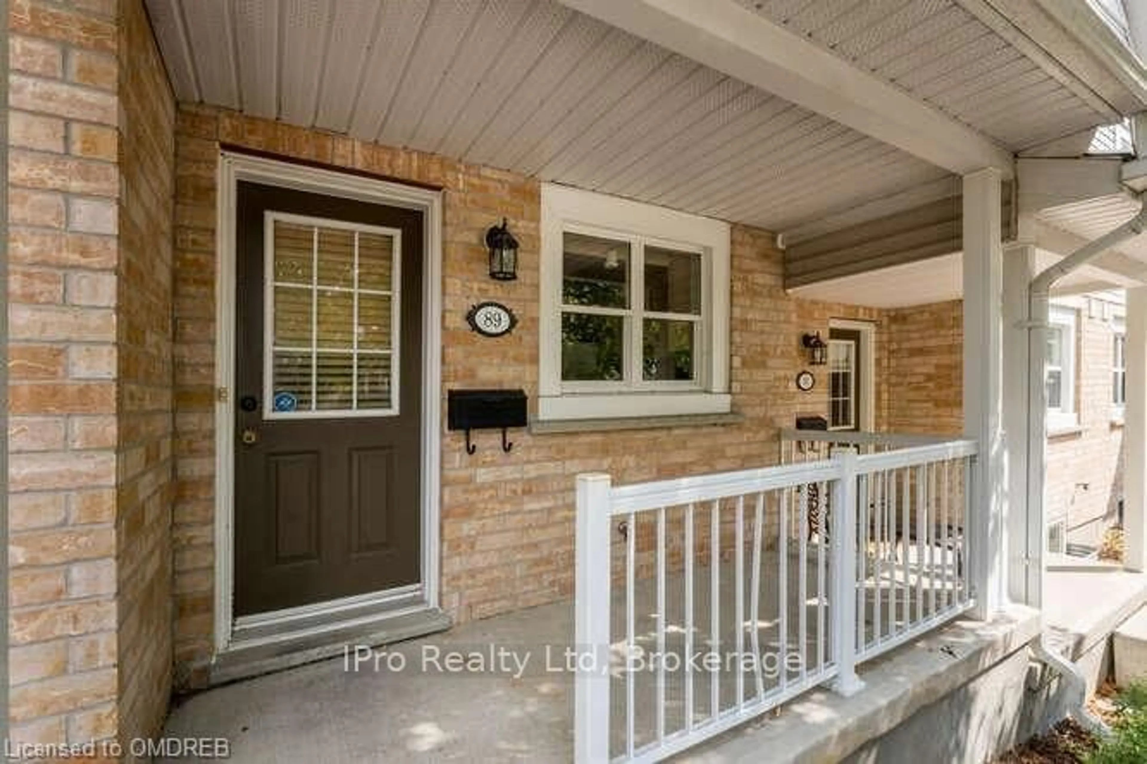 Indoor entryway, wood floors for 240 LONDON ROAD WEST Rd #89, Guelph Ontario N1H 8N8