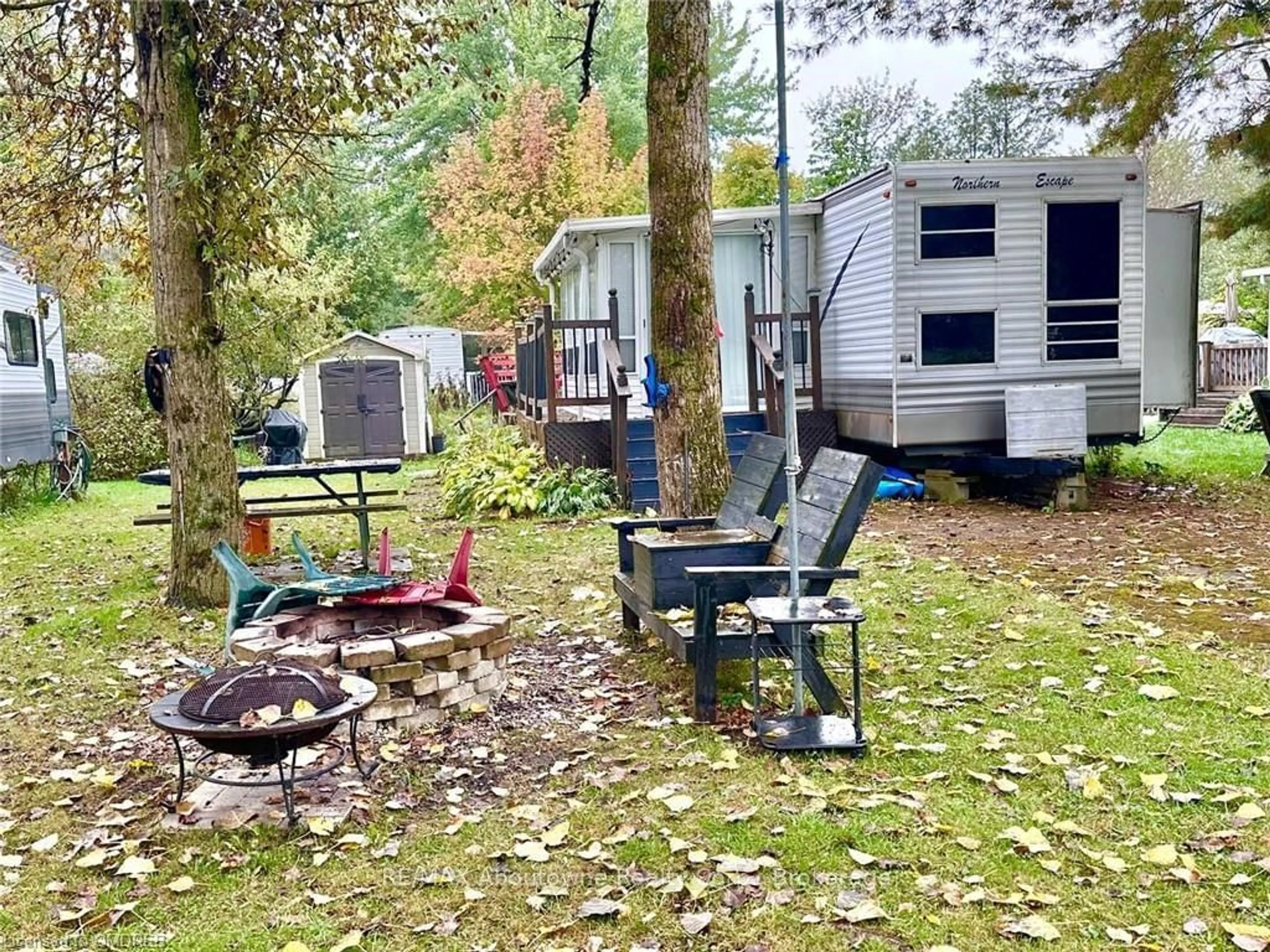 Patio, the street view for 7489 SIDEROAD 5 E #Lakesid, Wellington North Ontario N0G 2L0