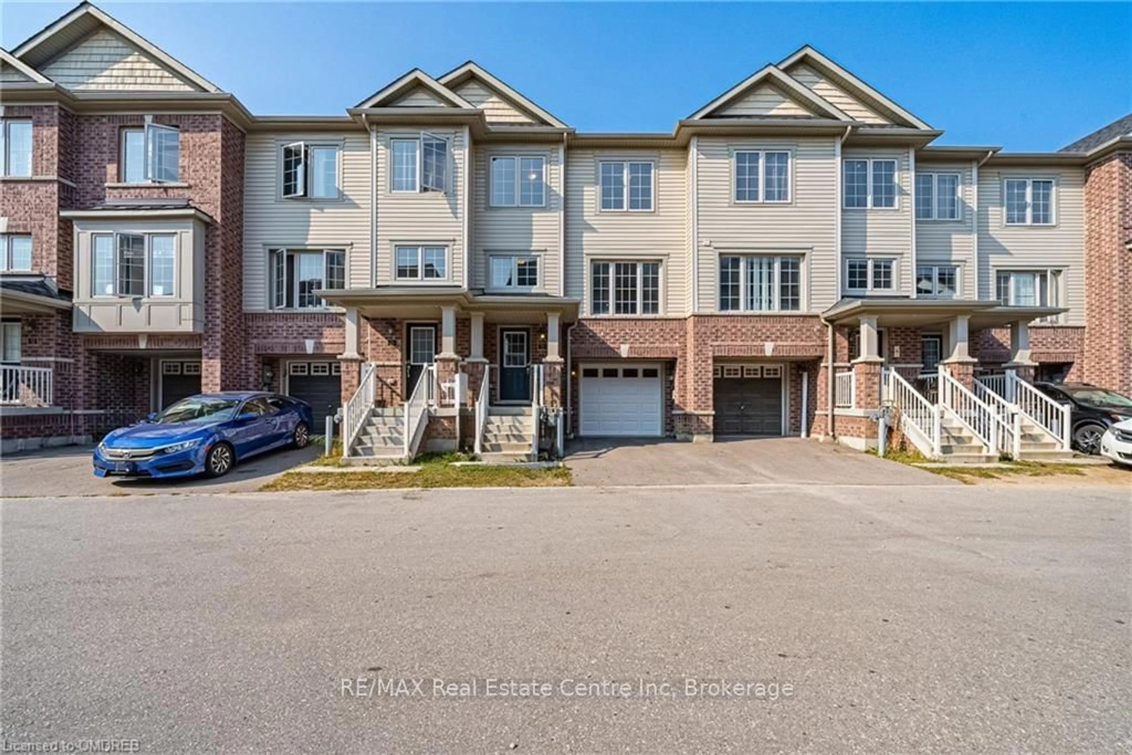 A pic from exterior of the house or condo, the street view for 470 LINDEN DRIVE Dr #30, Cambridge Ontario N3H 5L5