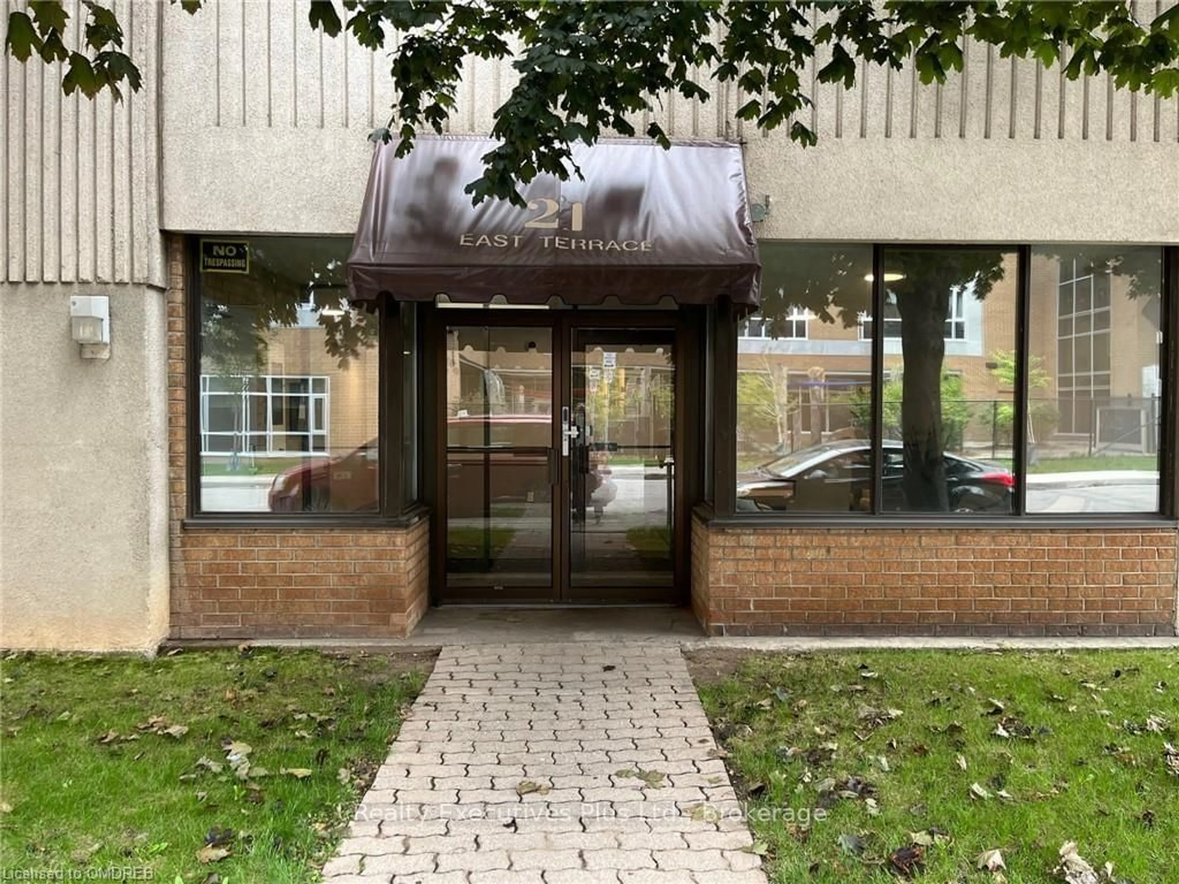 Indoor foyer, unknown floor for 21 EAST Ave #604, Hamilton Ontario L8N 2T3