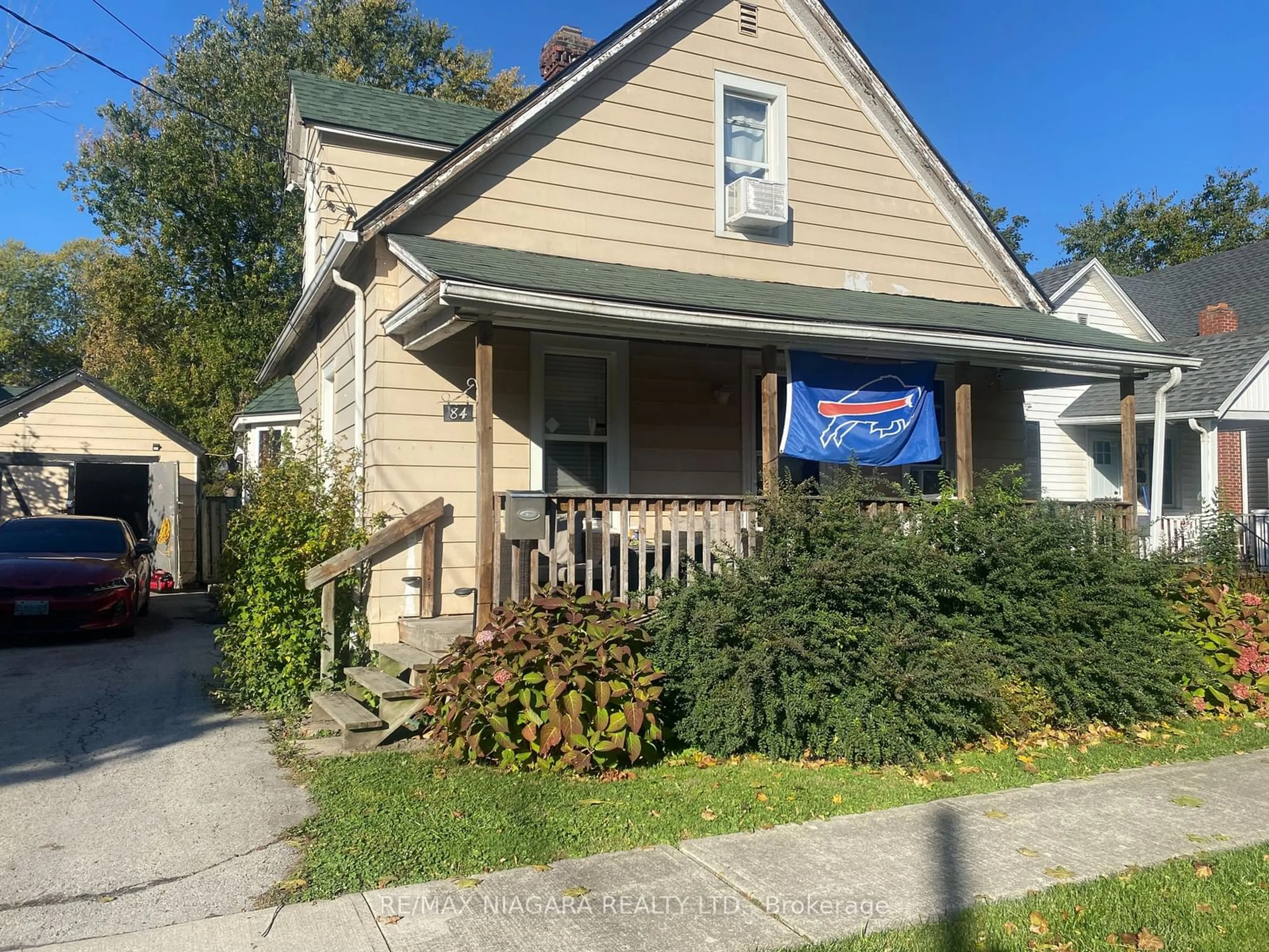 Frontside or backside of a home, the street view for 84 Waterloo St, Fort Erie Ontario L2A 3J7