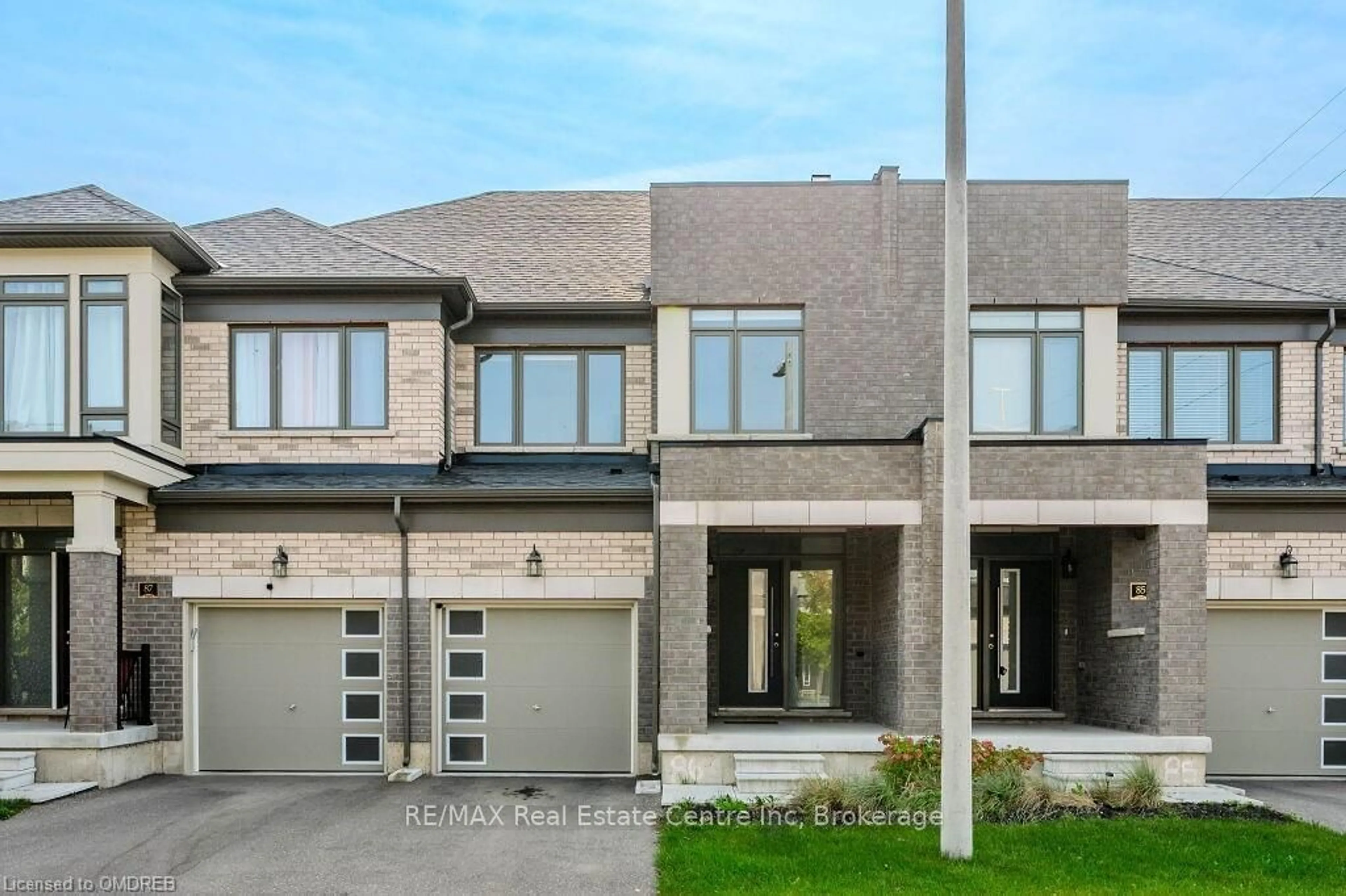 Frontside or backside of a home, the street view for 166 DEERPATH Dr #86, Guelph Ontario N1K 0E2