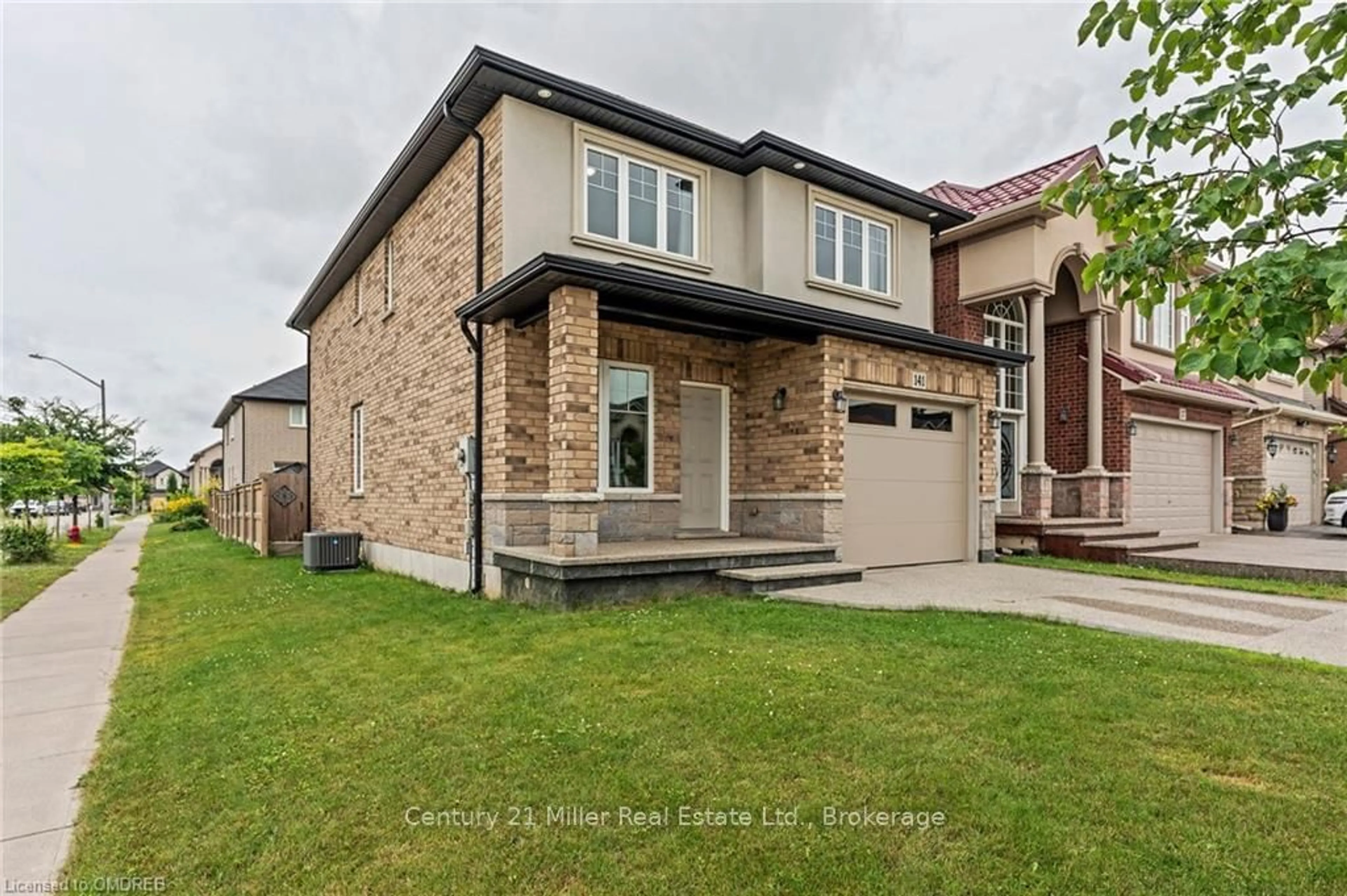 Frontside or backside of a home, the street view for 141 CHARTWELL CIRCLE Circ, Hamilton Ontario L9A 0C4