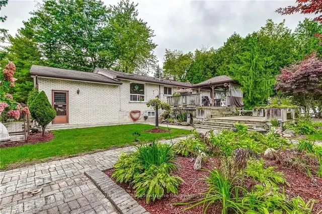 1602 6 Highway, Hamilton 4