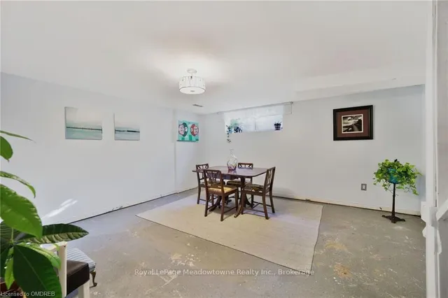 Additional property image - 1110 GARTH St Unit 11