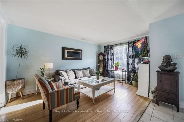 Additional property image - 1110 GARTH St Unit 11