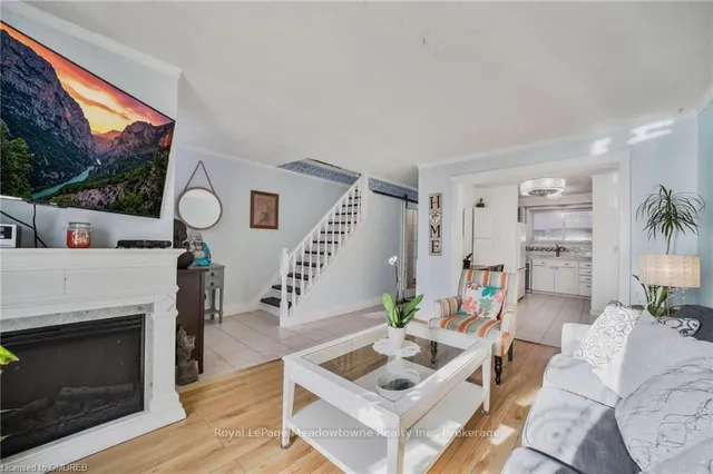 Additional property image - 1110 GARTH St Unit 11