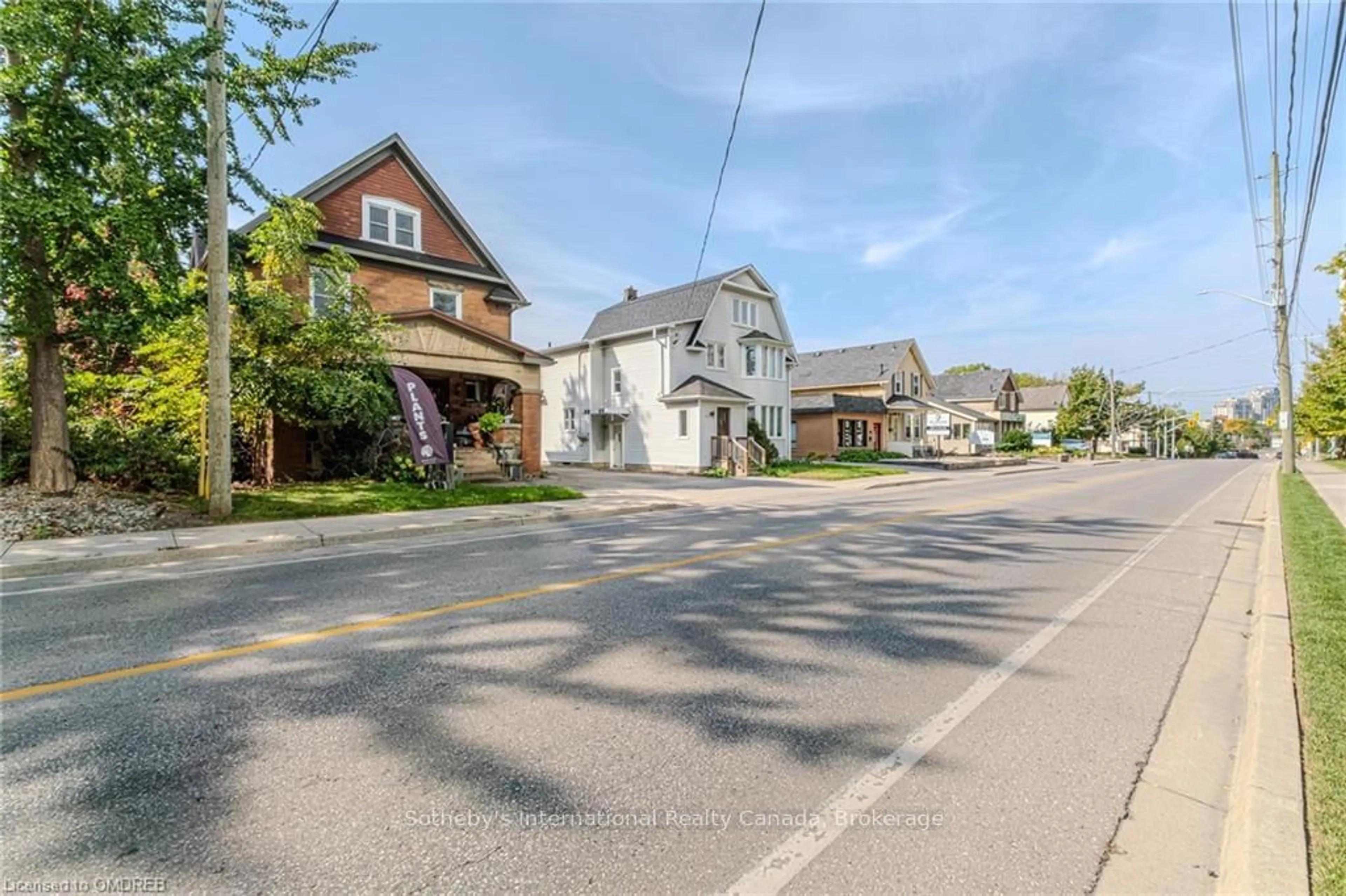 Frontside or backside of a home, the street view for 189 PARK St, Waterloo Ontario N2L 1Y7