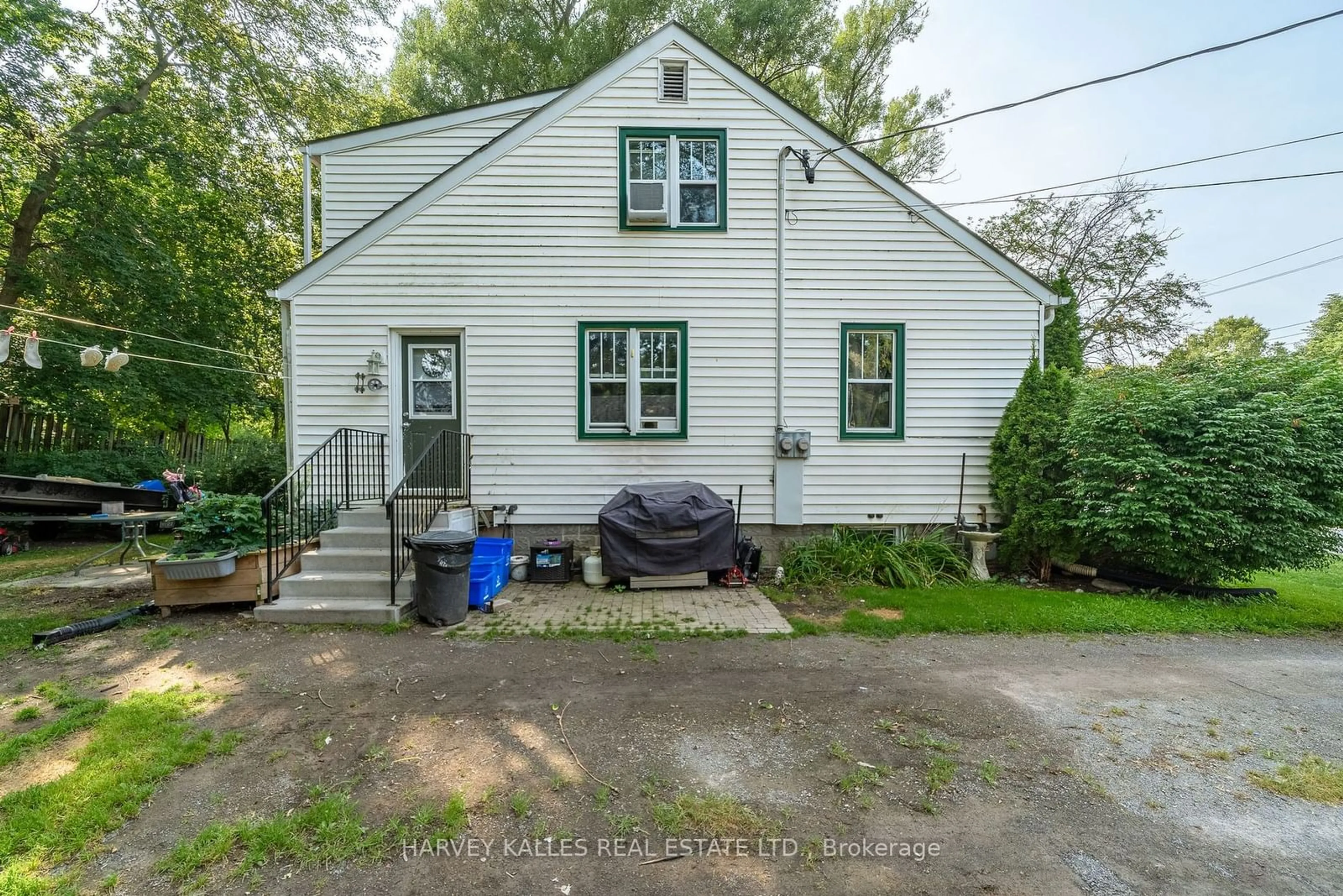 Frontside or backside of a home, cottage for 31- 33 Washburn St, Prince Edward County Ontario K0K 2T0